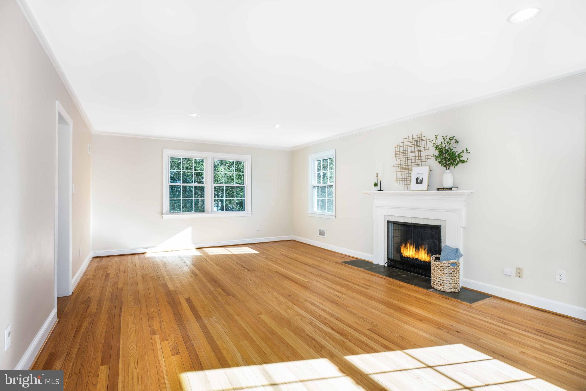 POTOMAC OUTSIDE - Residential