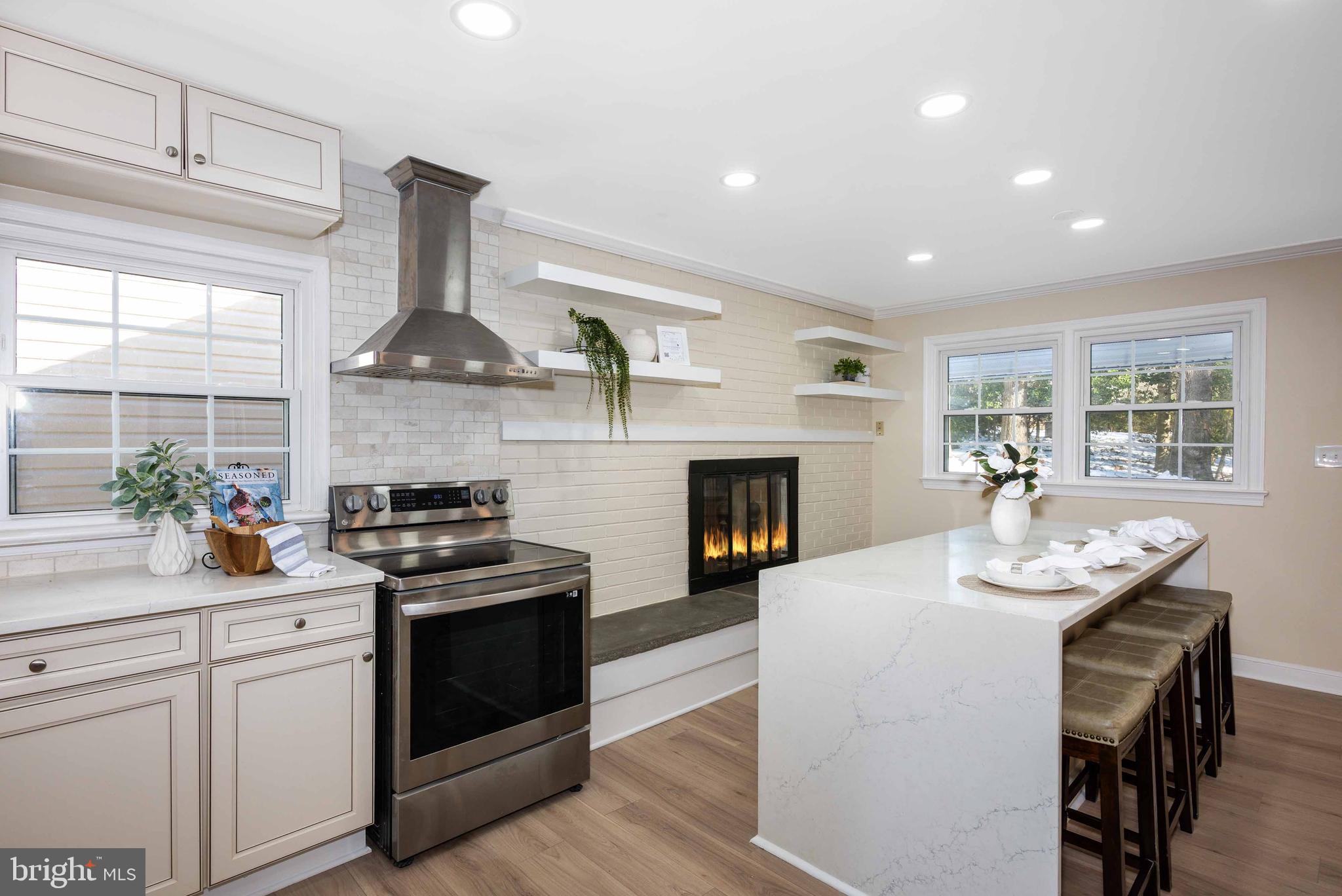 POTOMAC OUTSIDE - Residential