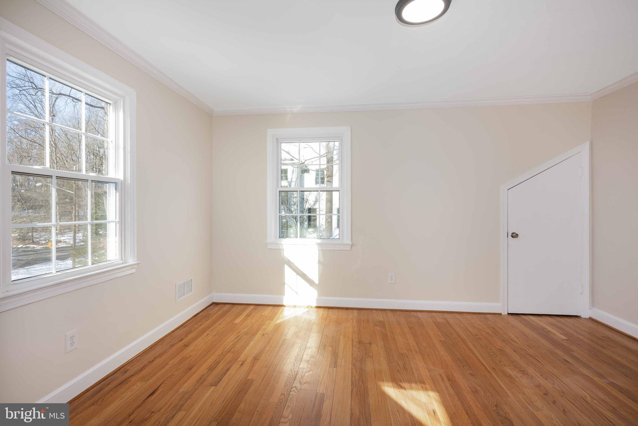 POTOMAC OUTSIDE - Residential