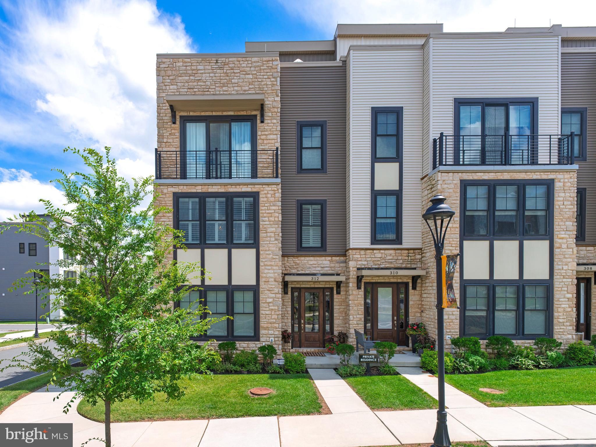 312 W SQUIRE DRIVE