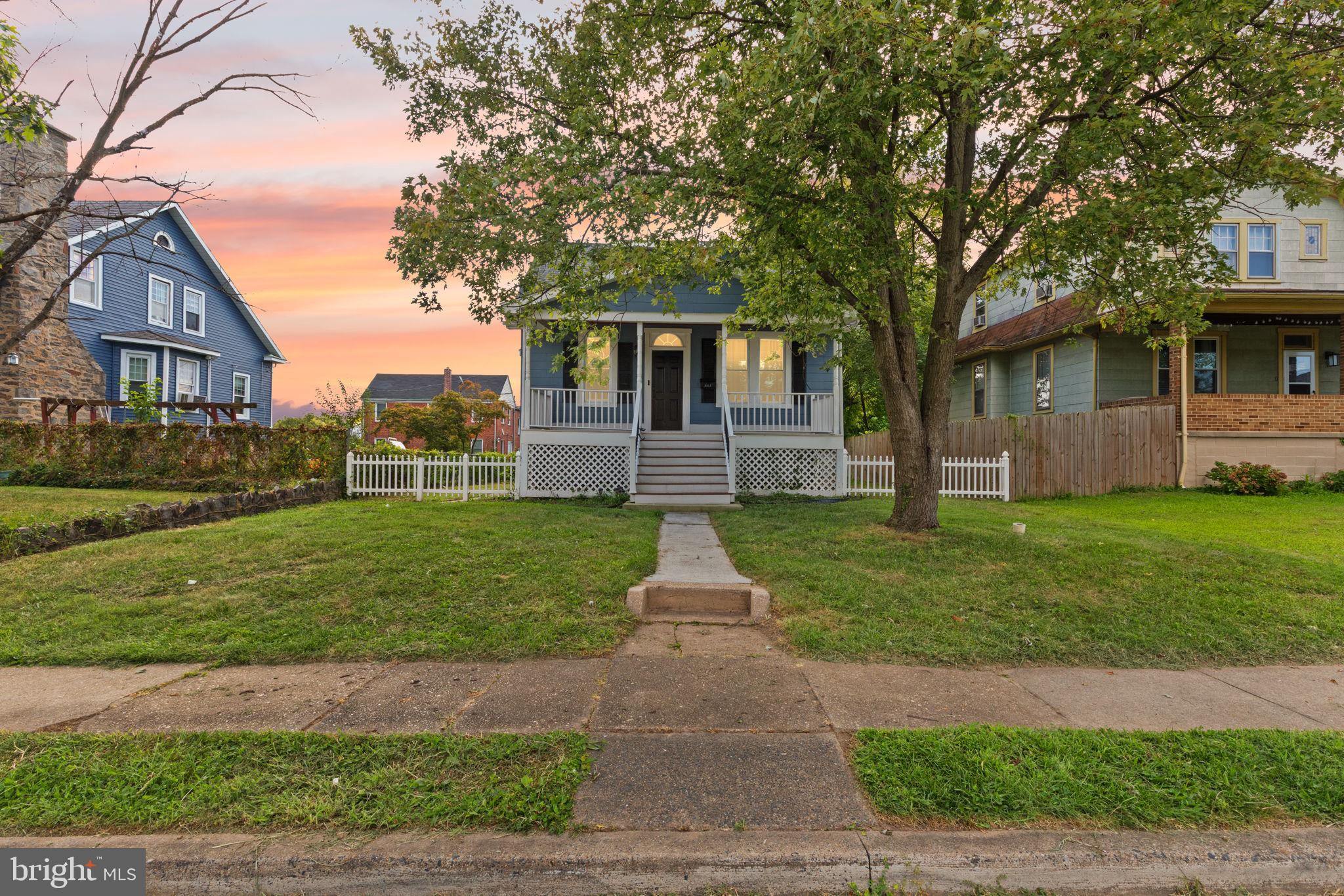 Finally—a fully renovated home on a fantastic street at a great price! This 4-bedroom, 3-full-bath gem just blocks from Lake Montibello exudes modern flair. The kitchen shines with granite counters, stainless steel appliances, recessed lighting, and 42" slow-close cabinets. All three full bathrooms were fully renovated in 2022, and the luxury vinyl flooring extends throughout.
Upgrades include a new roof (2024), smart doorbell system (2024), smart lighting throughout the main downstairs area (app-controlled, with normal light functionality), and a new dishwasher. The spacious basement features a large recreational area with recessed lighting and a barn door, while the fully fenced backyard offers plenty of room to relax or entertain.
With all this and more, 3327 Richmond is ready to exceed your every need!