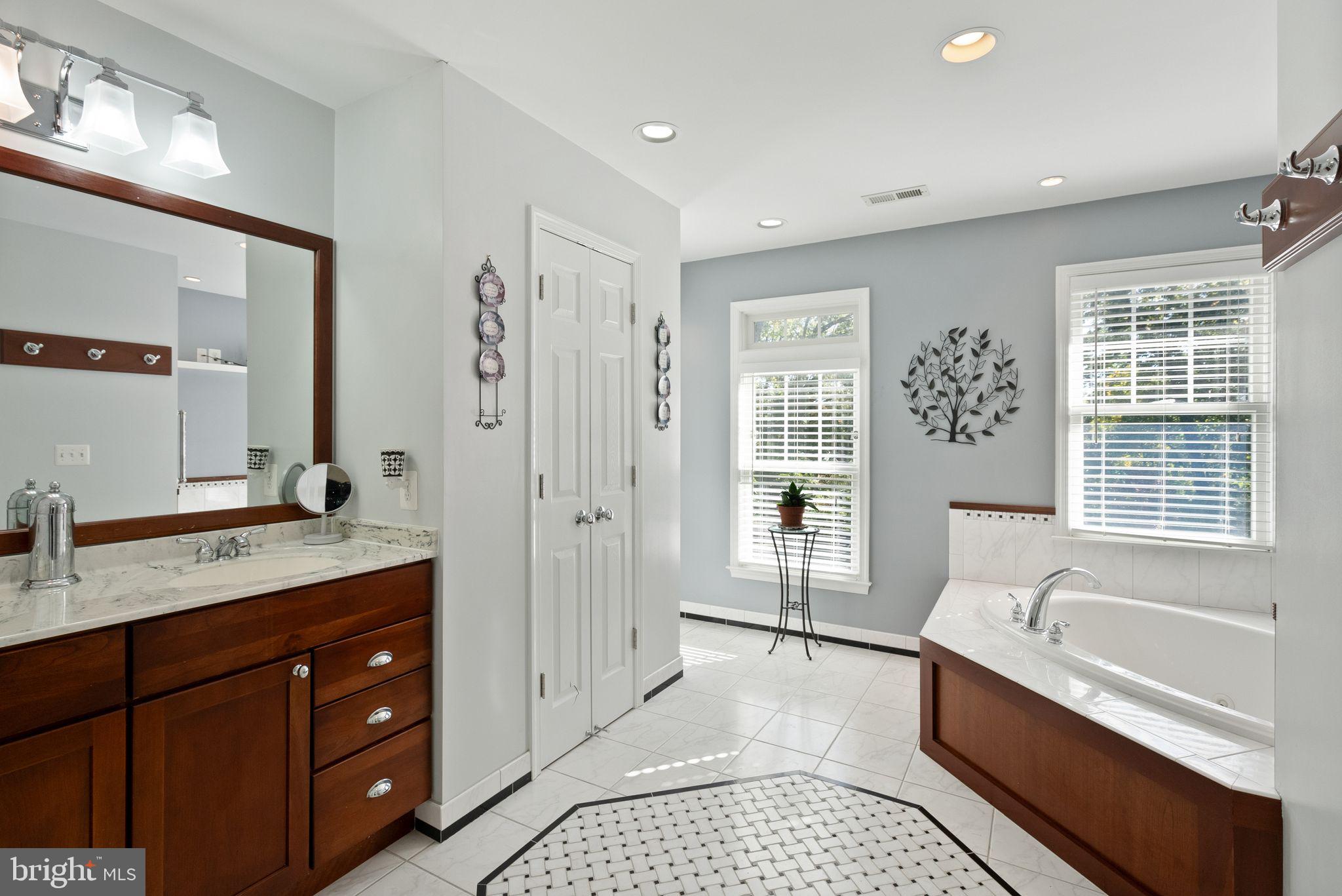 WOODS OF ILDA - Residential