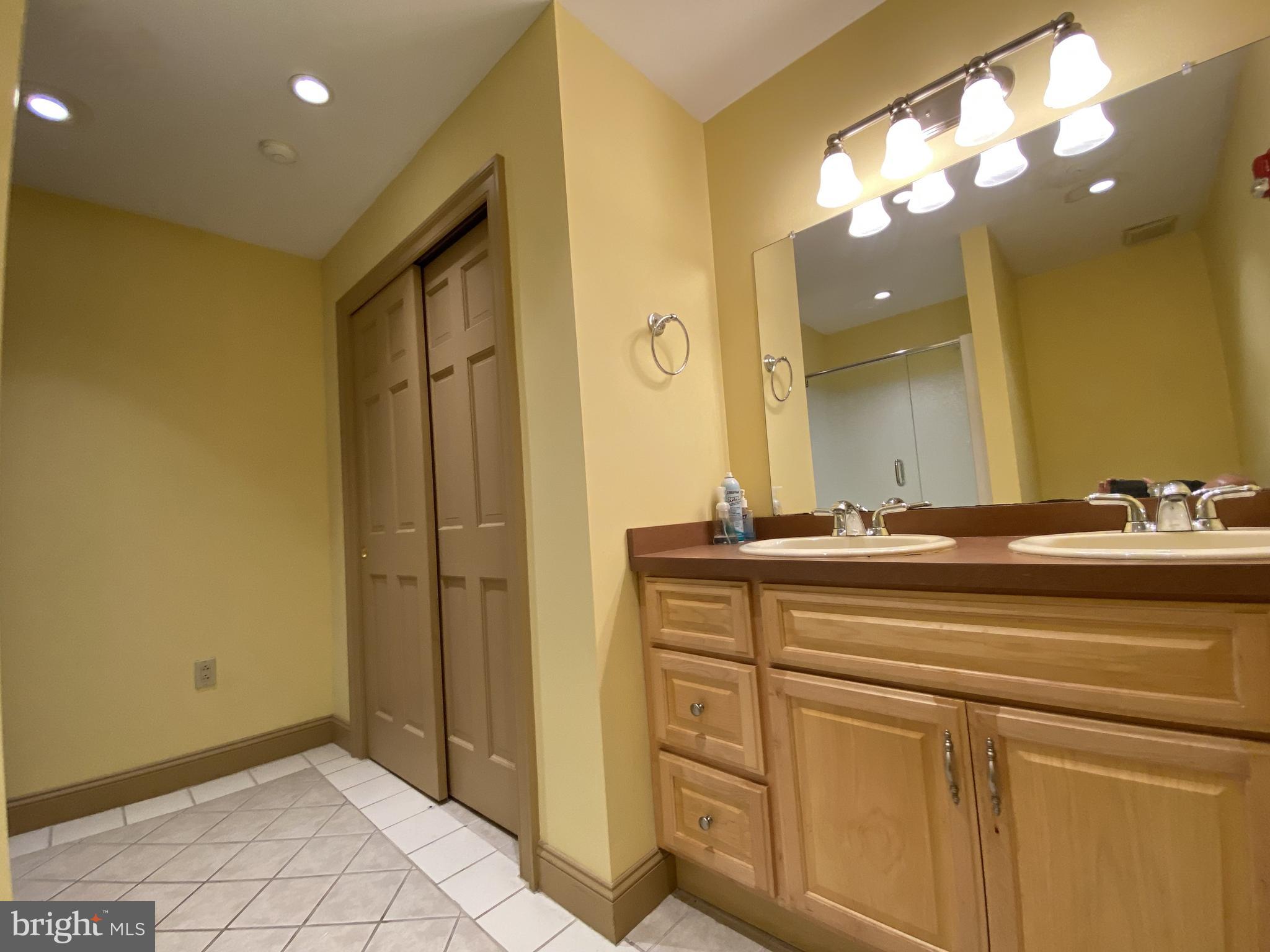 WHITMAN - Residential