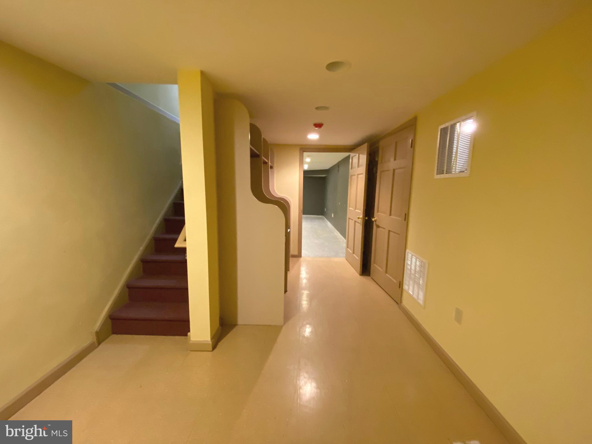 WHITMAN - Residential