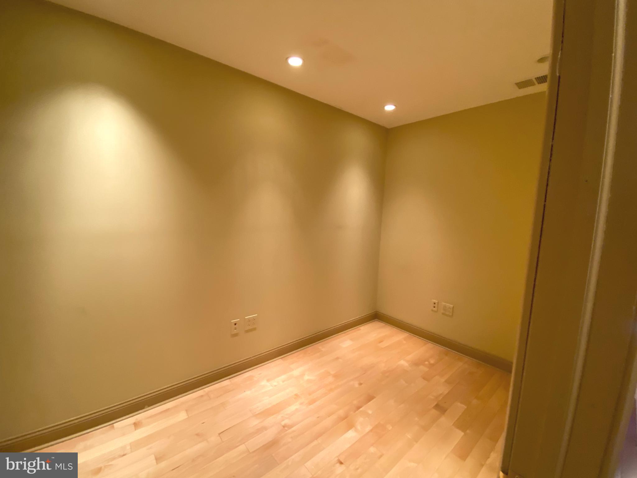 WHITMAN - Residential