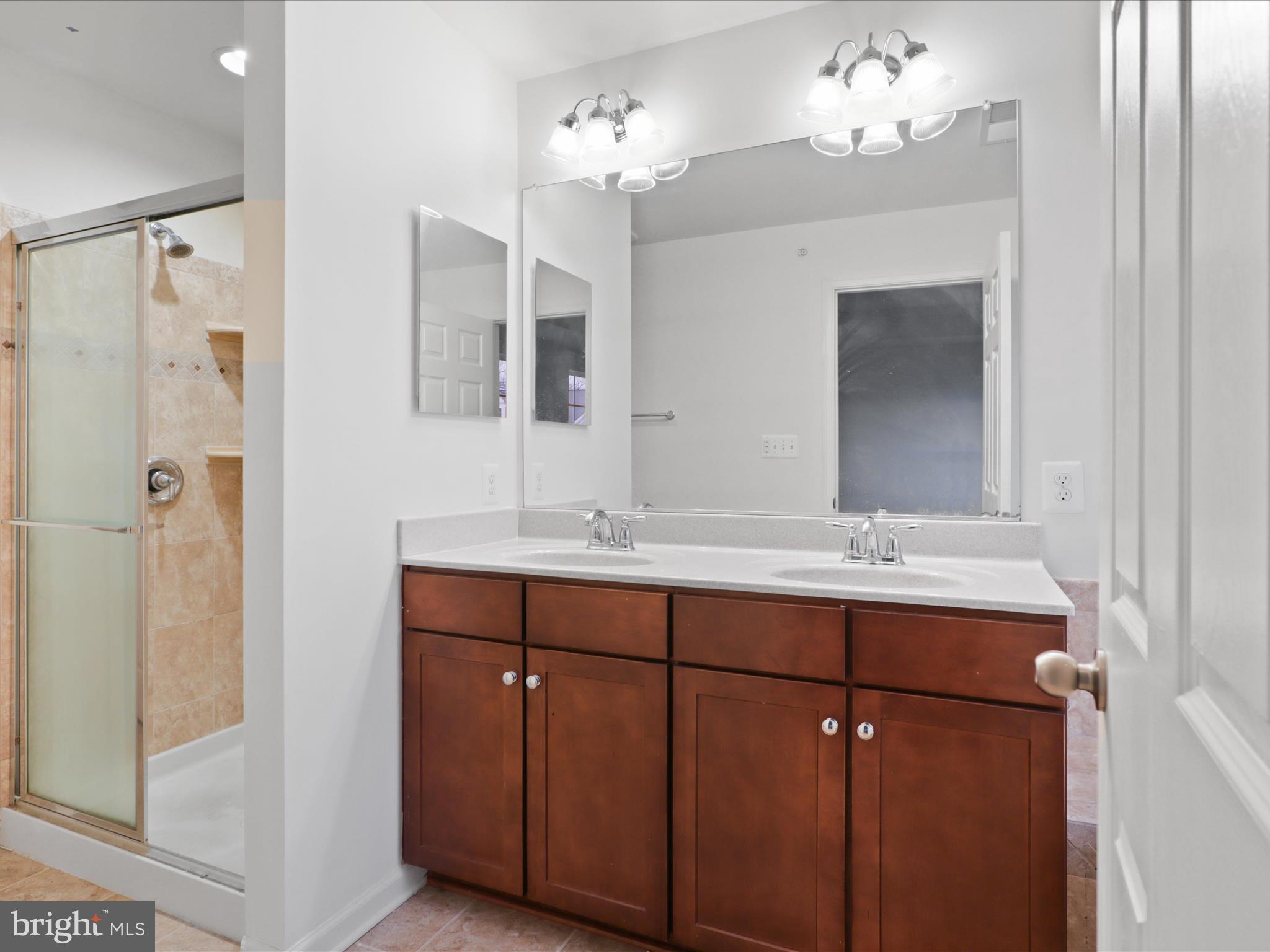 SUMMERWALK AT STONE RIDGE - Residential Lease