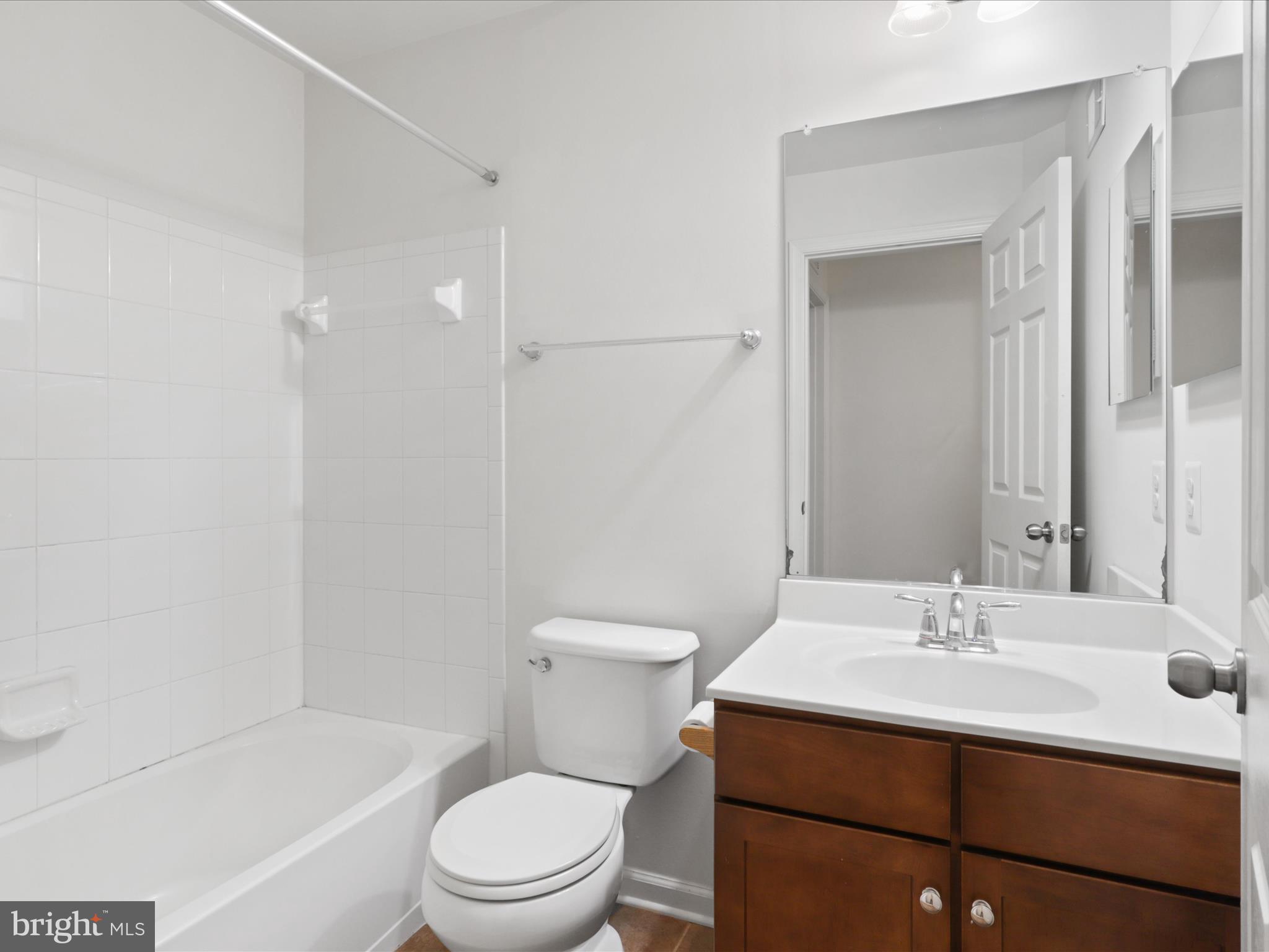 SUMMERWALK AT STONE RIDGE - Residential Lease