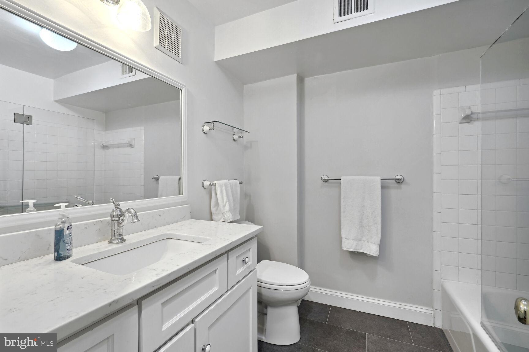 OLD TOWN ALEXANDRIA - Residential