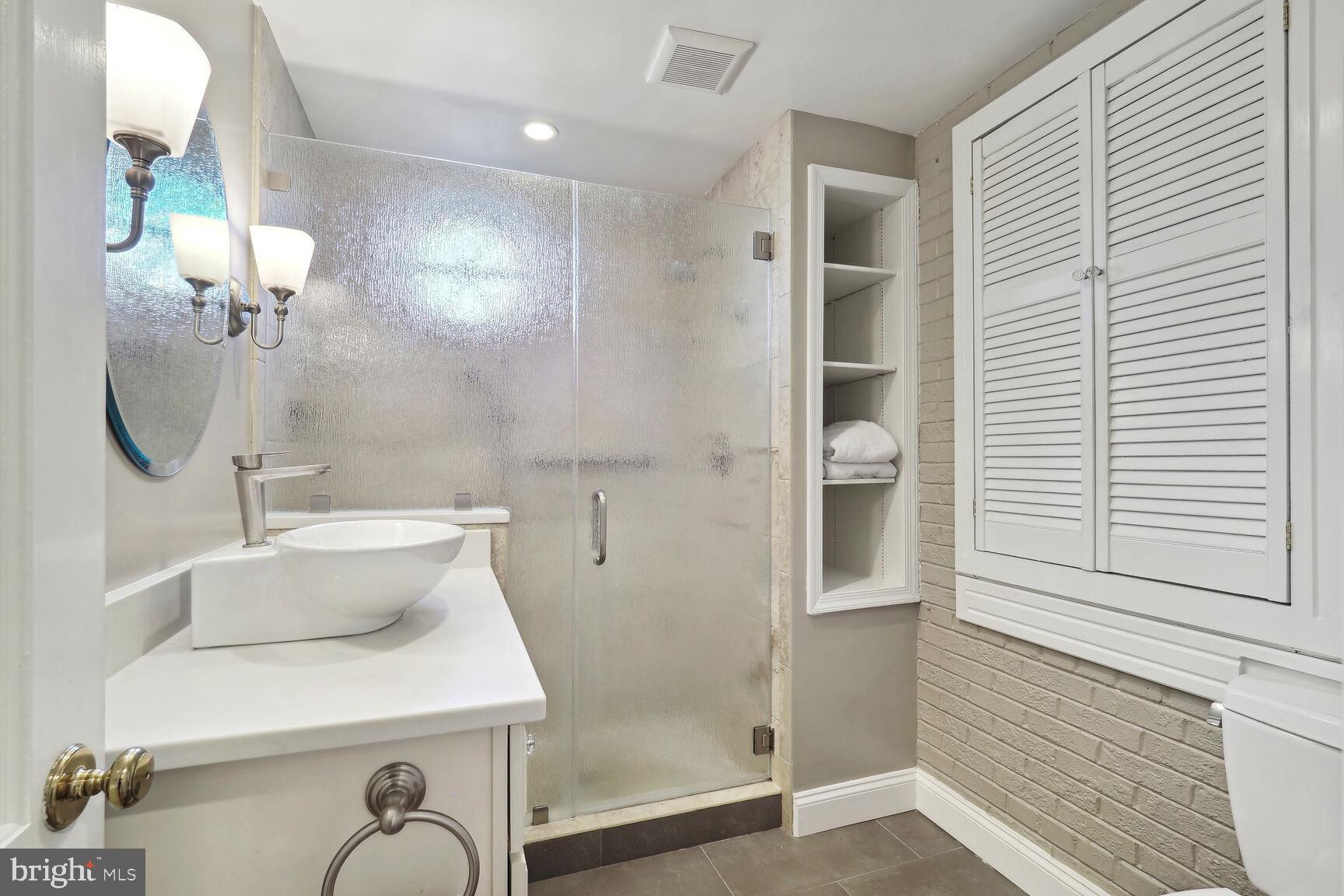 OLD TOWN ALEXANDRIA - Residential