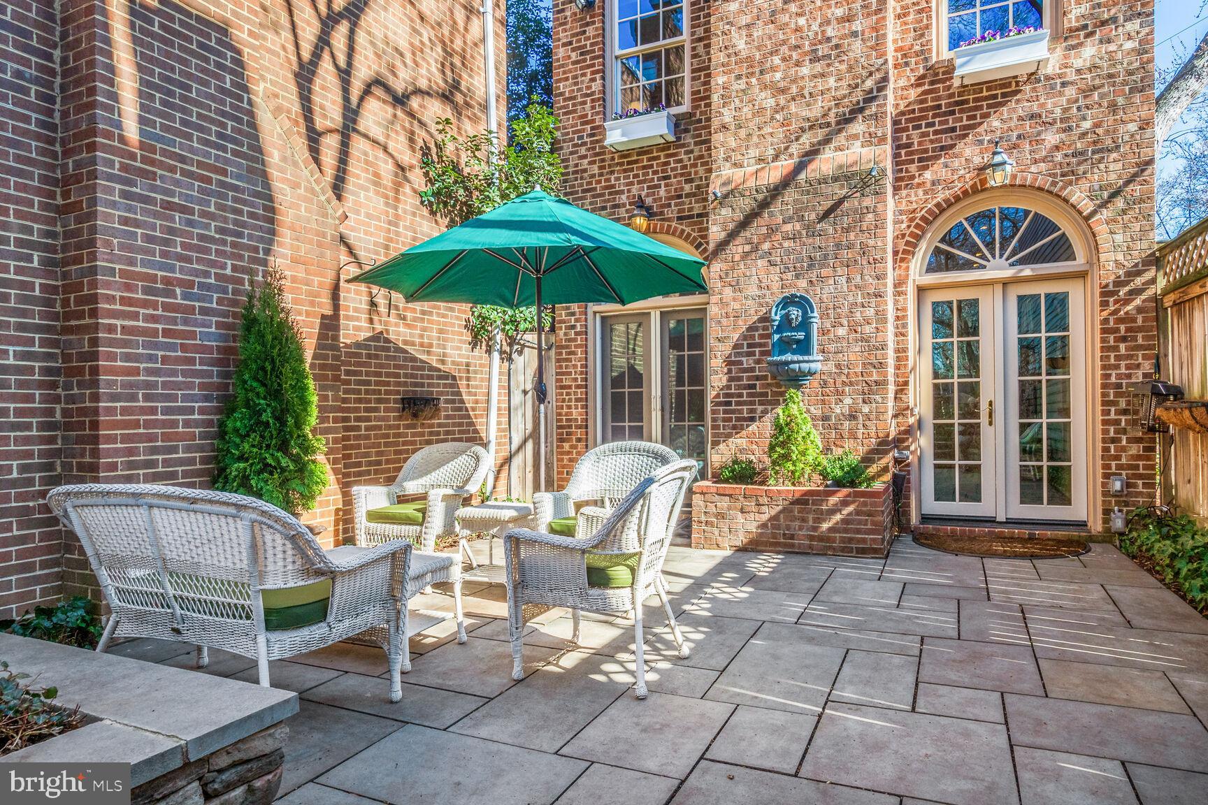 OLD TOWN ALEXANDRIA - Residential