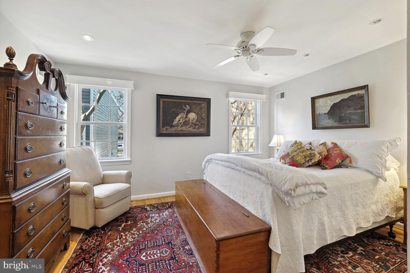 OLD TOWN ALEXANDRIA - Residential