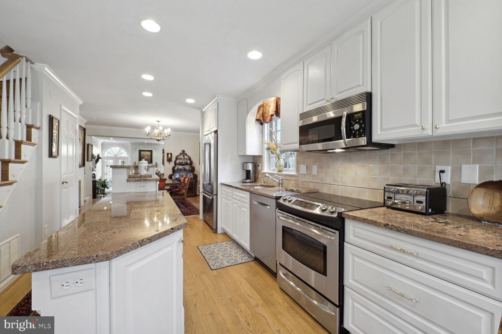 OLD TOWN ALEXANDRIA - Residential