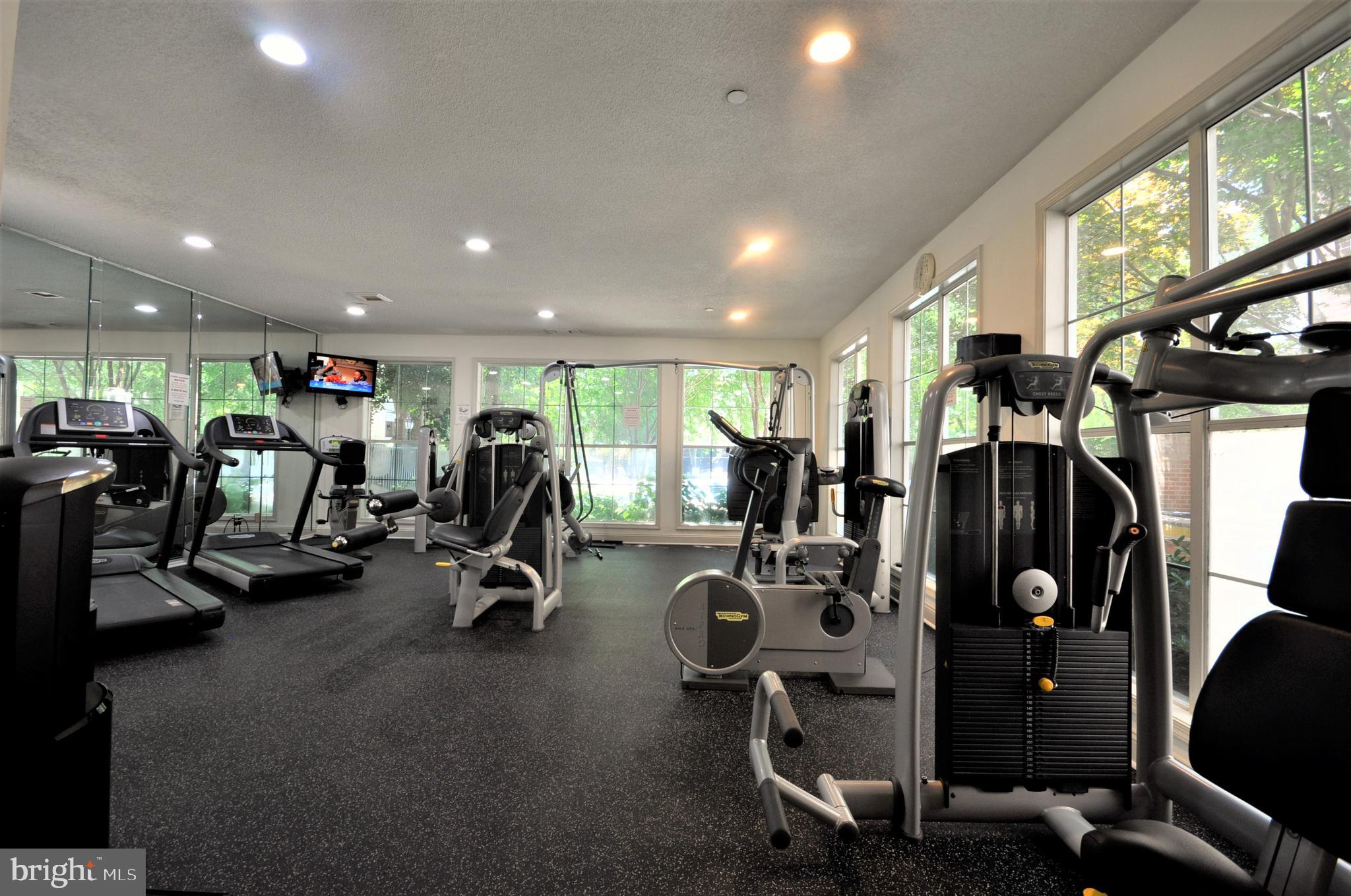 FOUNTAINS AT MCLEAN - Residential