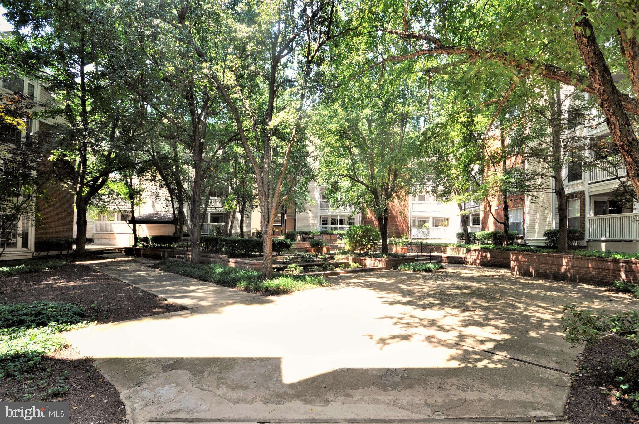FOUNTAINS AT MCLEAN - Residential
