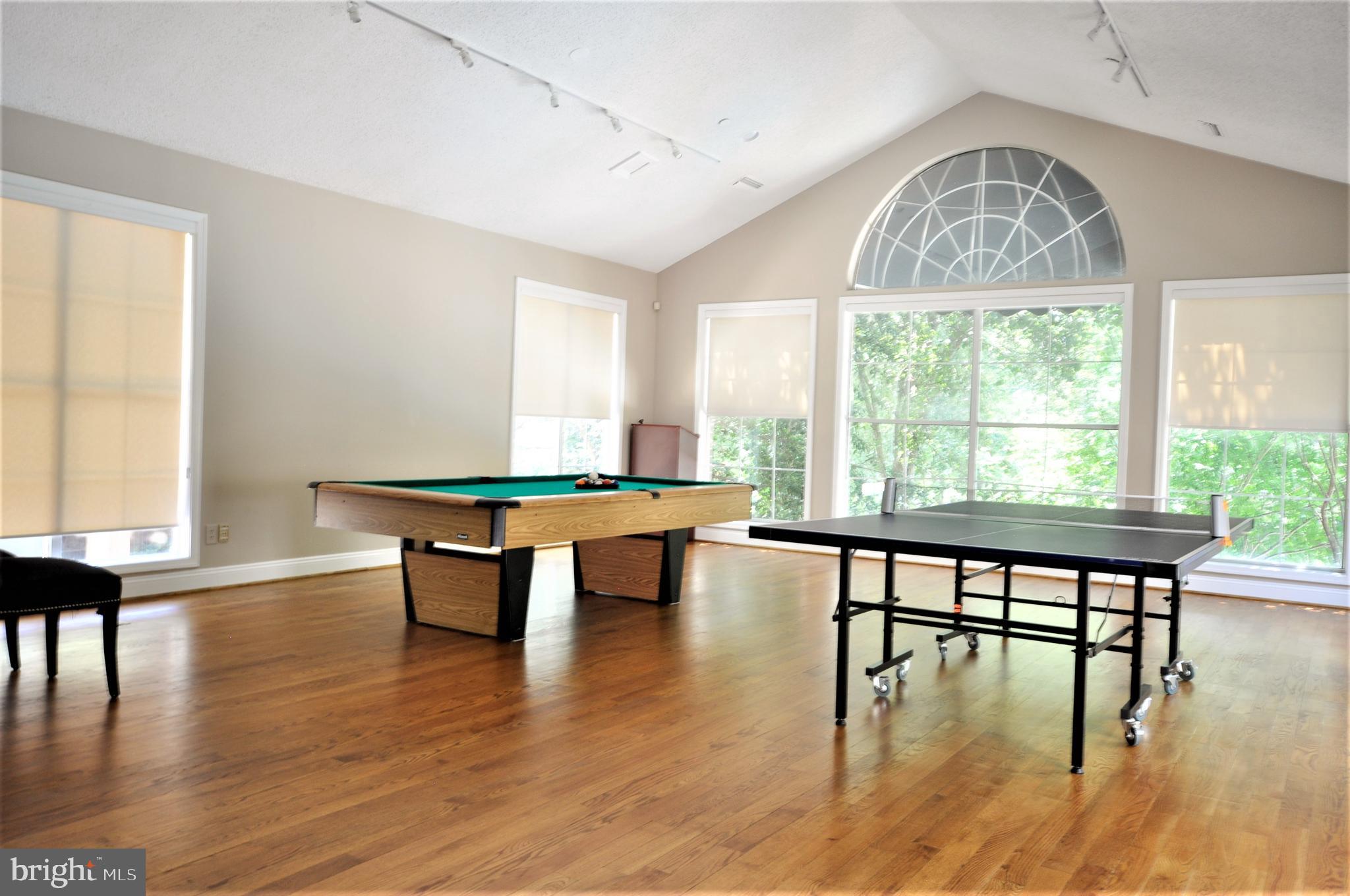 FOUNTAINS AT MCLEAN - Residential