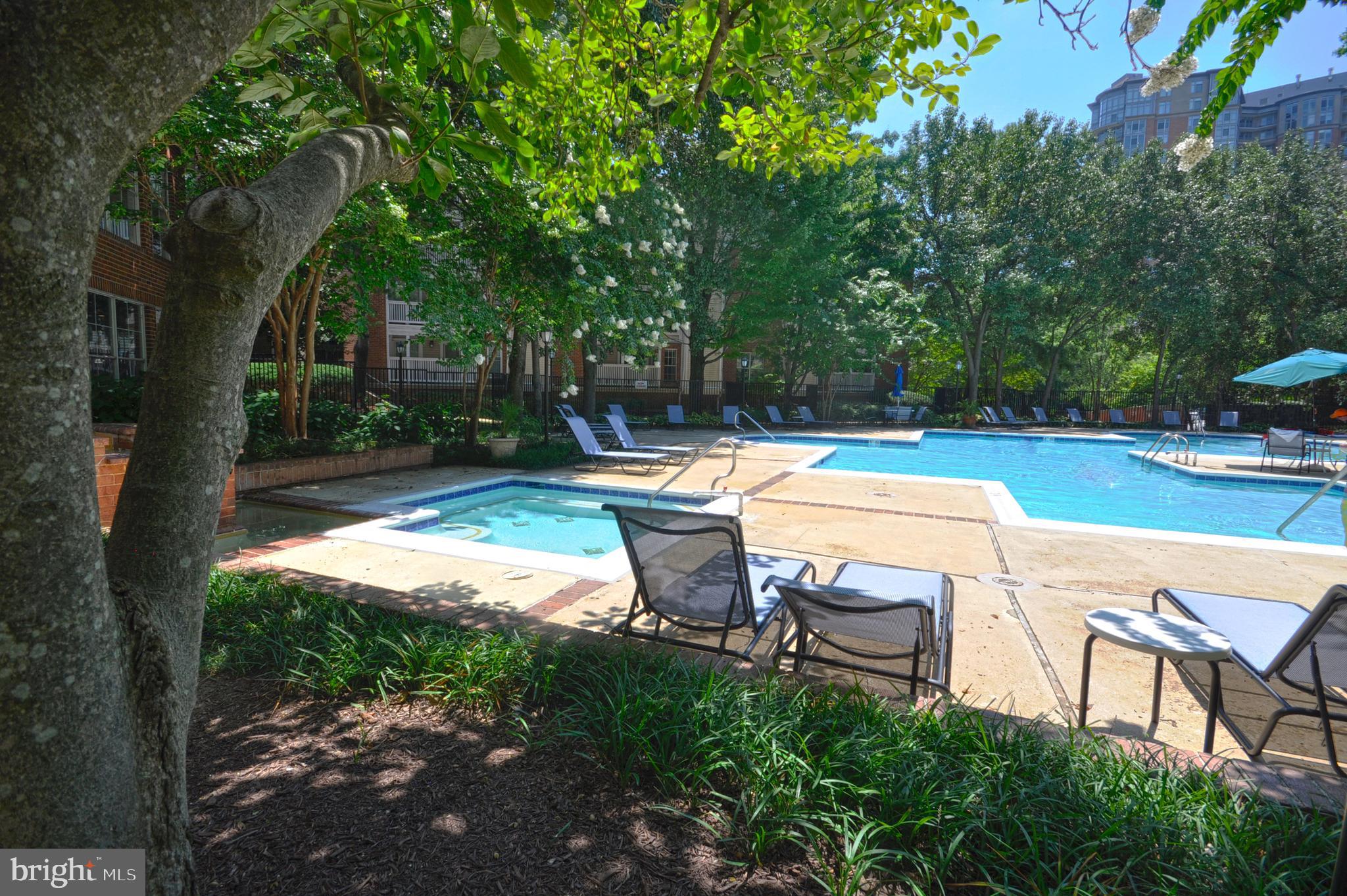 FOUNTAINS AT MCLEAN - Residential