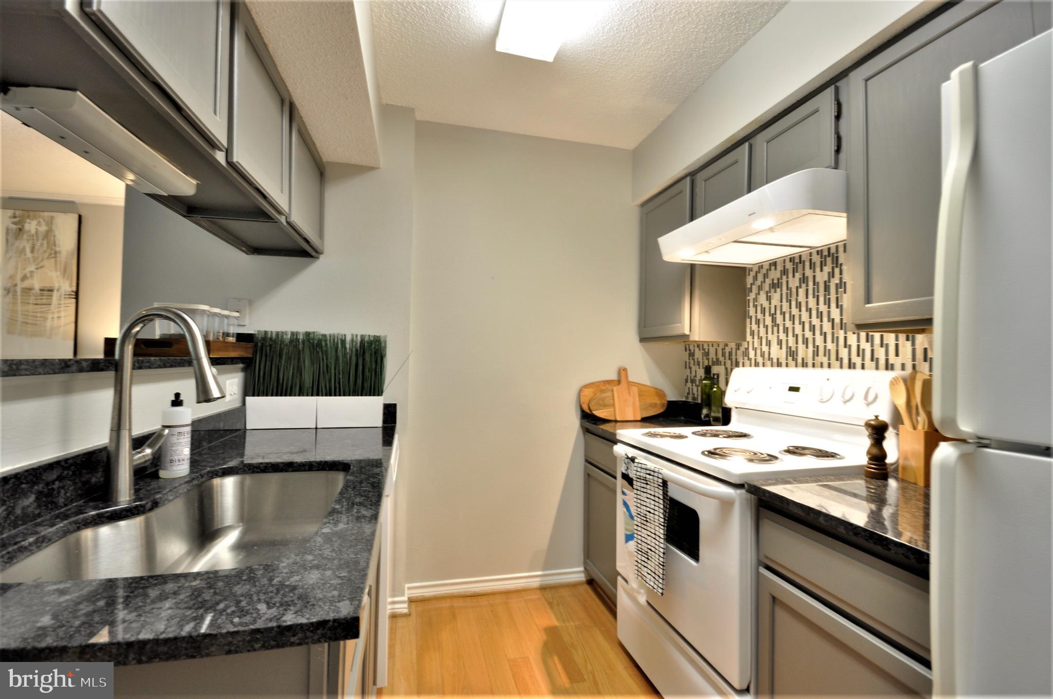 FOUNTAINS AT MCLEAN - Residential