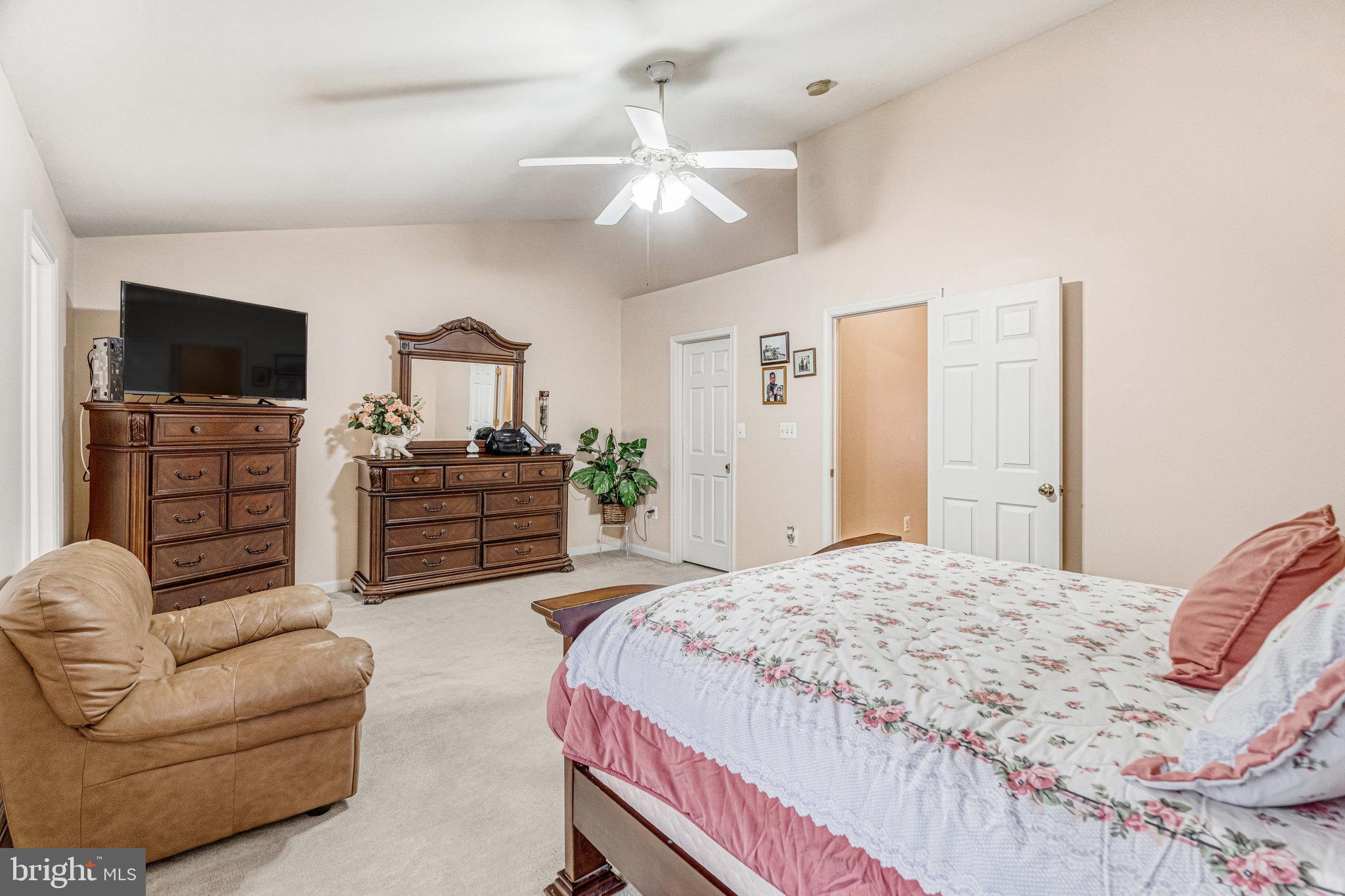 ASHBURN VILLAGE - Residential