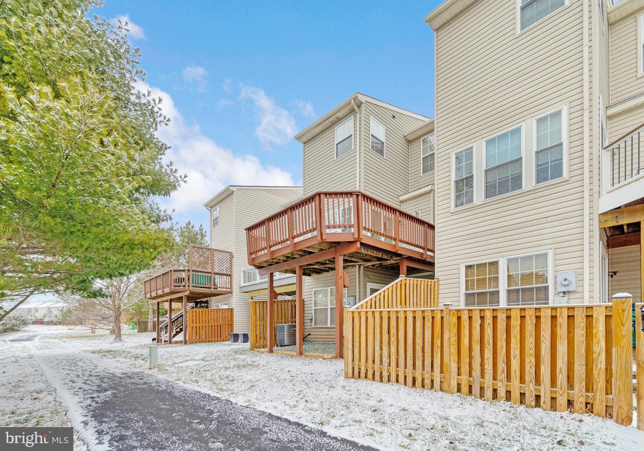 ASHBURN VILLAGE - Residential