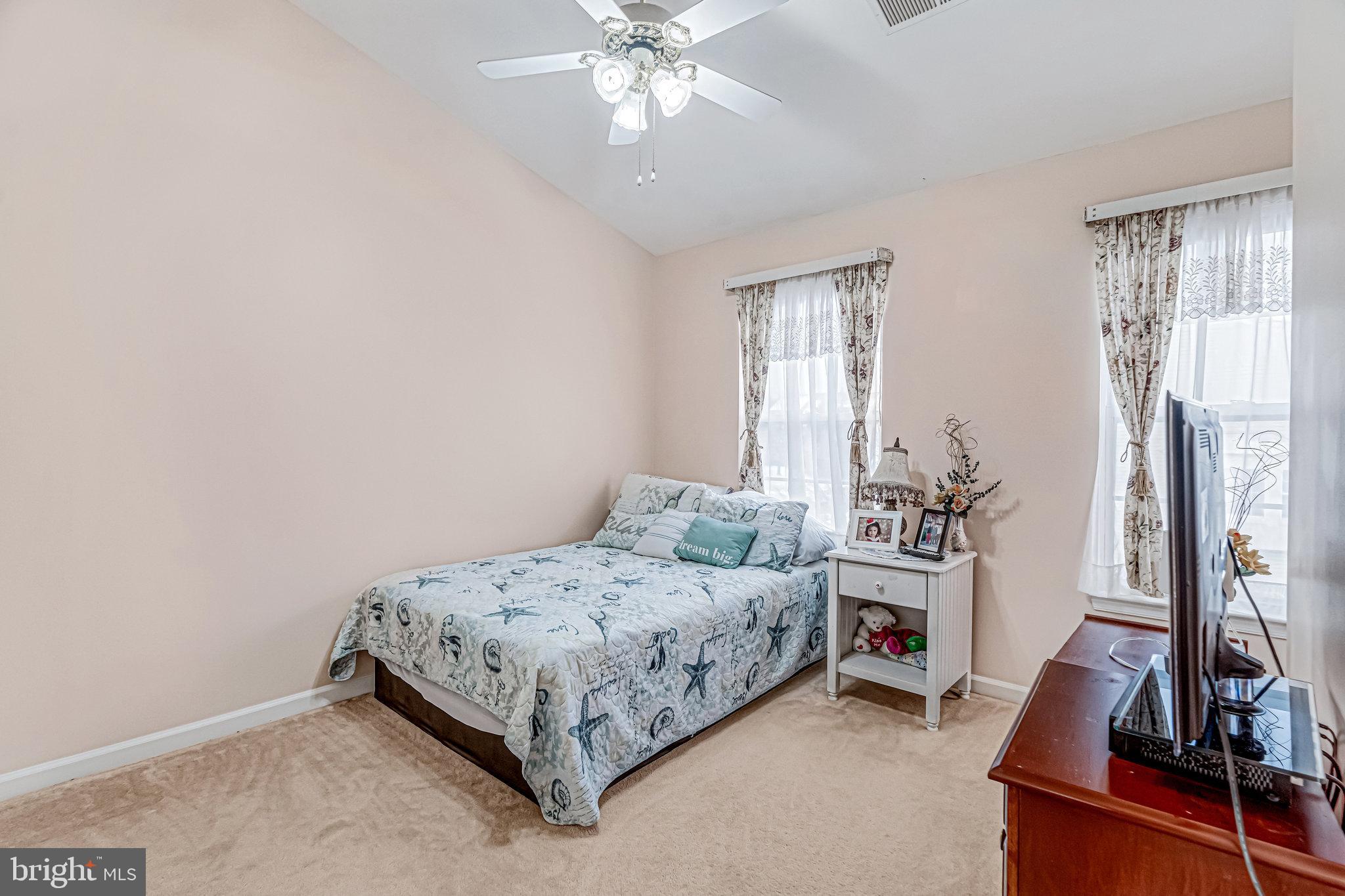 ASHBURN VILLAGE - Residential