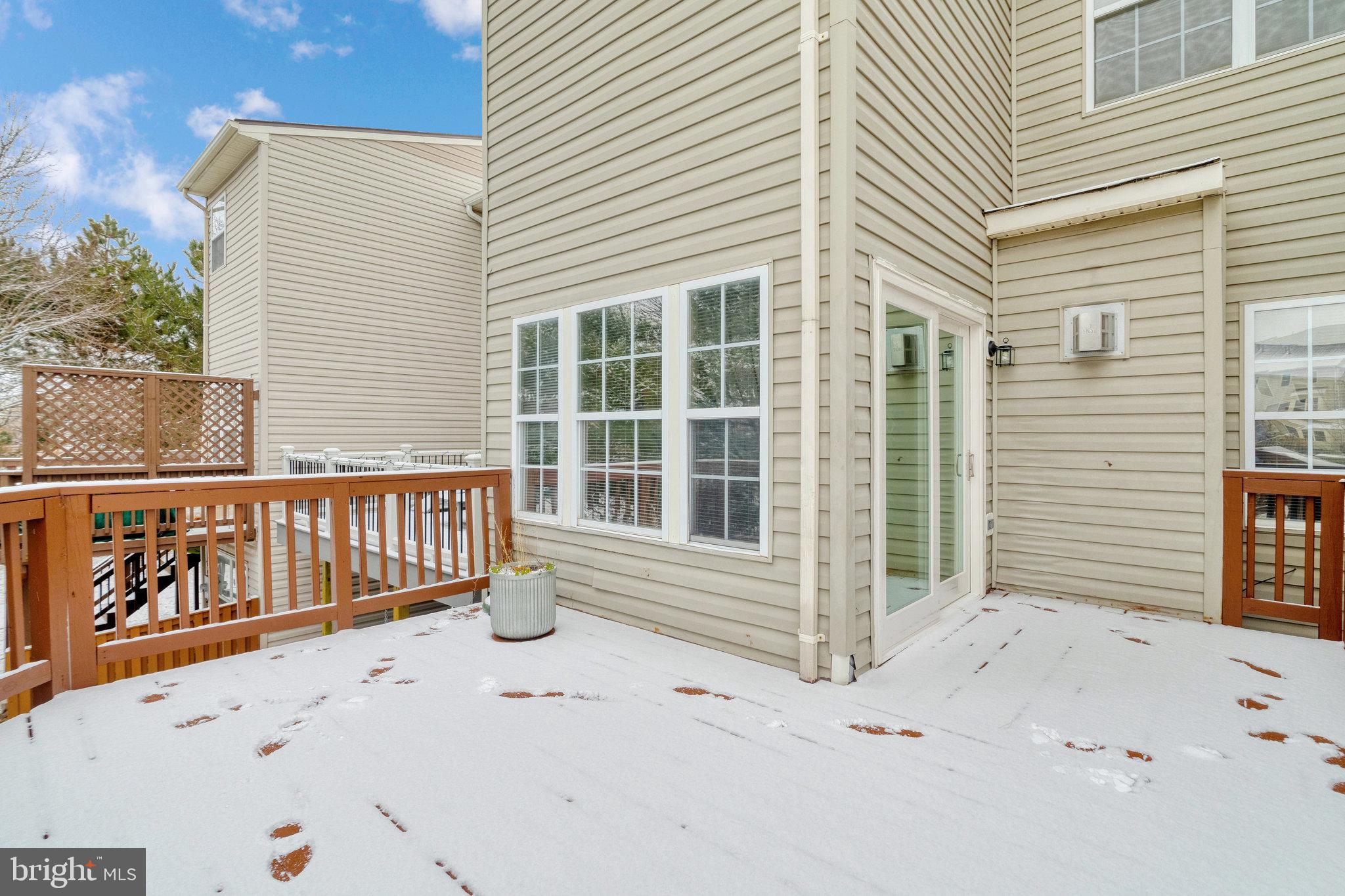 ASHBURN VILLAGE - Residential