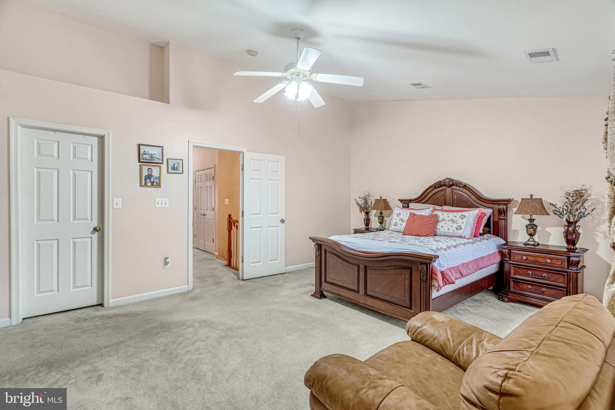 ASHBURN VILLAGE - Residential