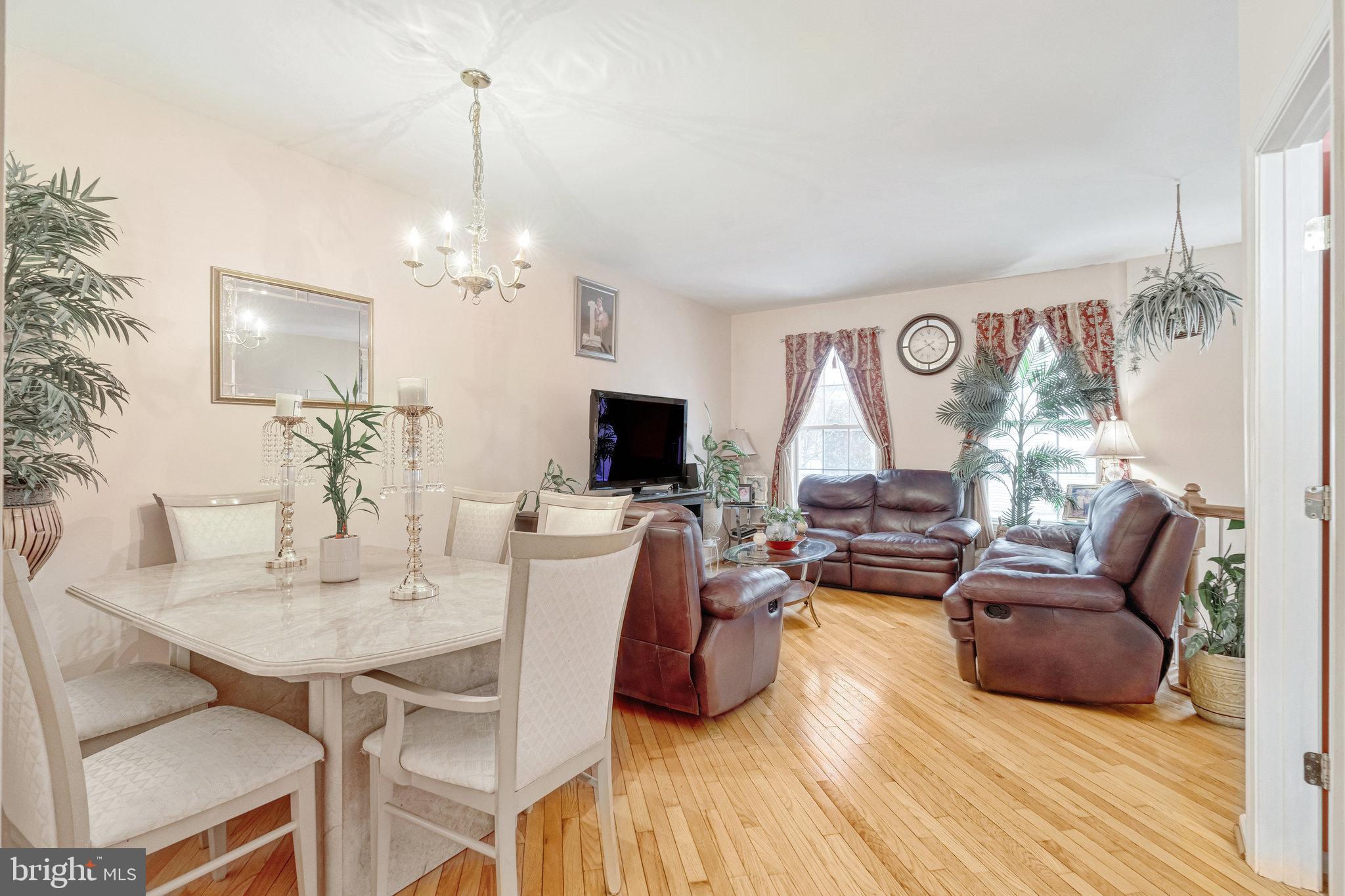 ASHBURN VILLAGE - Residential