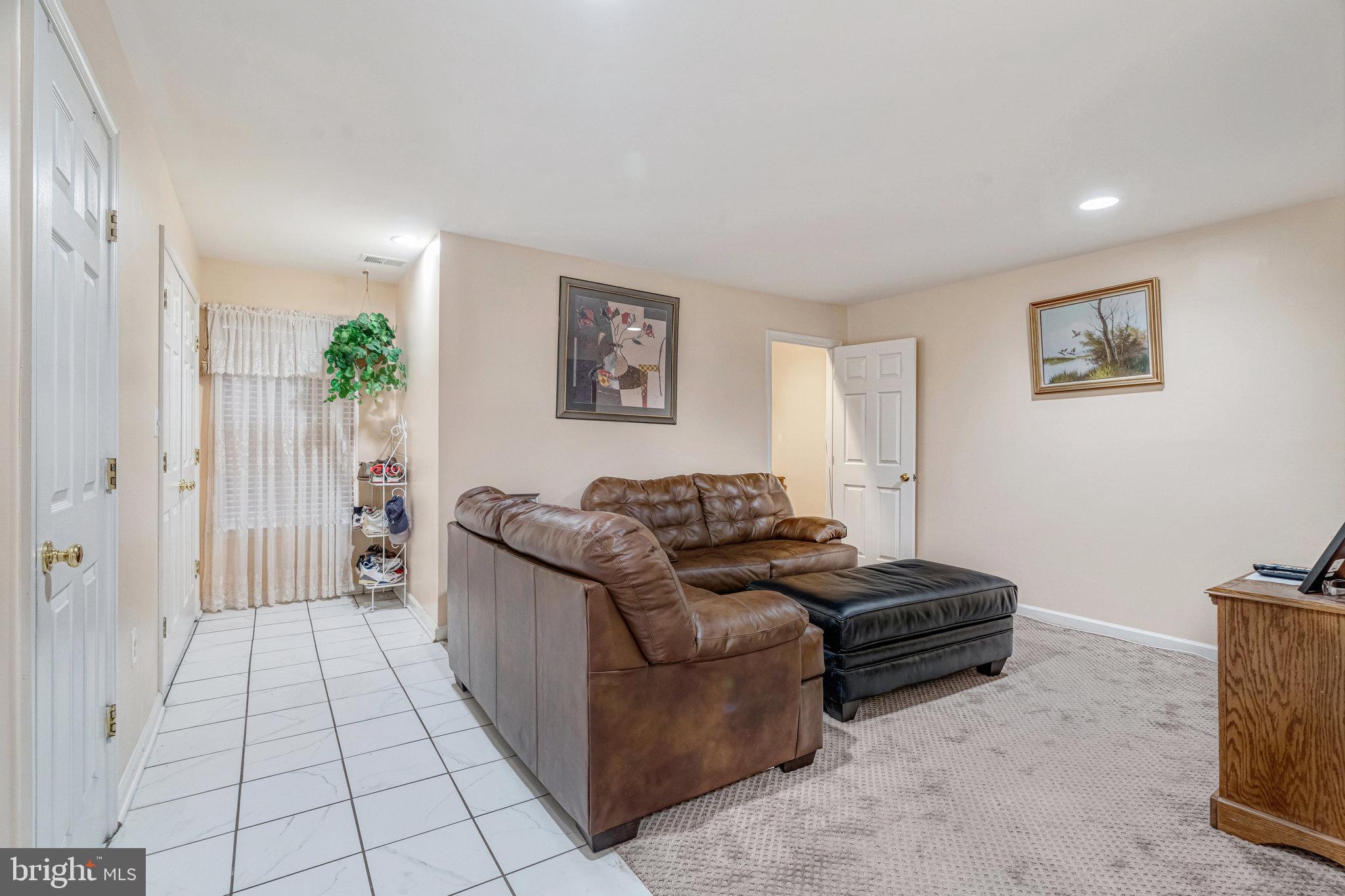 ASHBURN VILLAGE - Residential