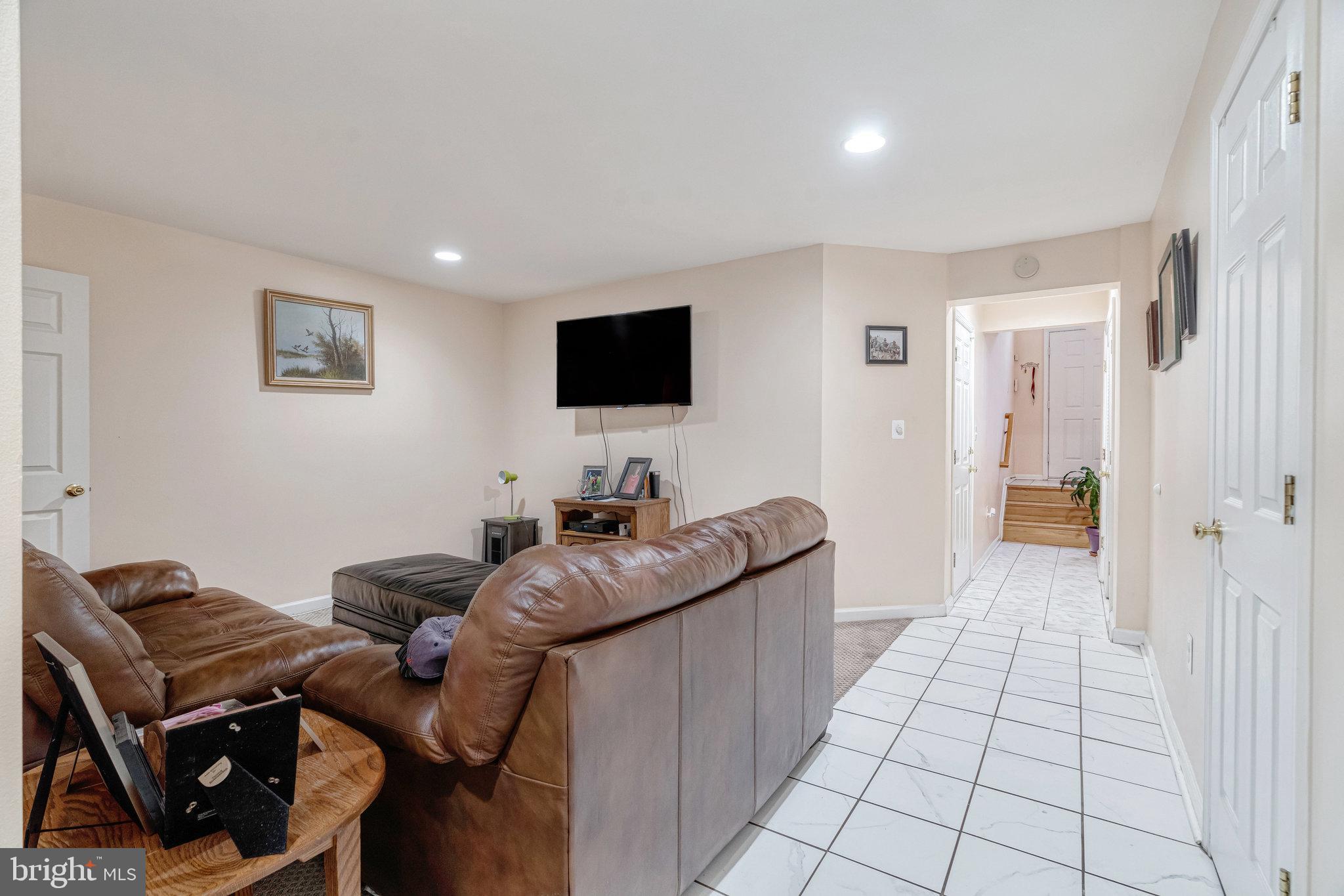 ASHBURN VILLAGE - Residential