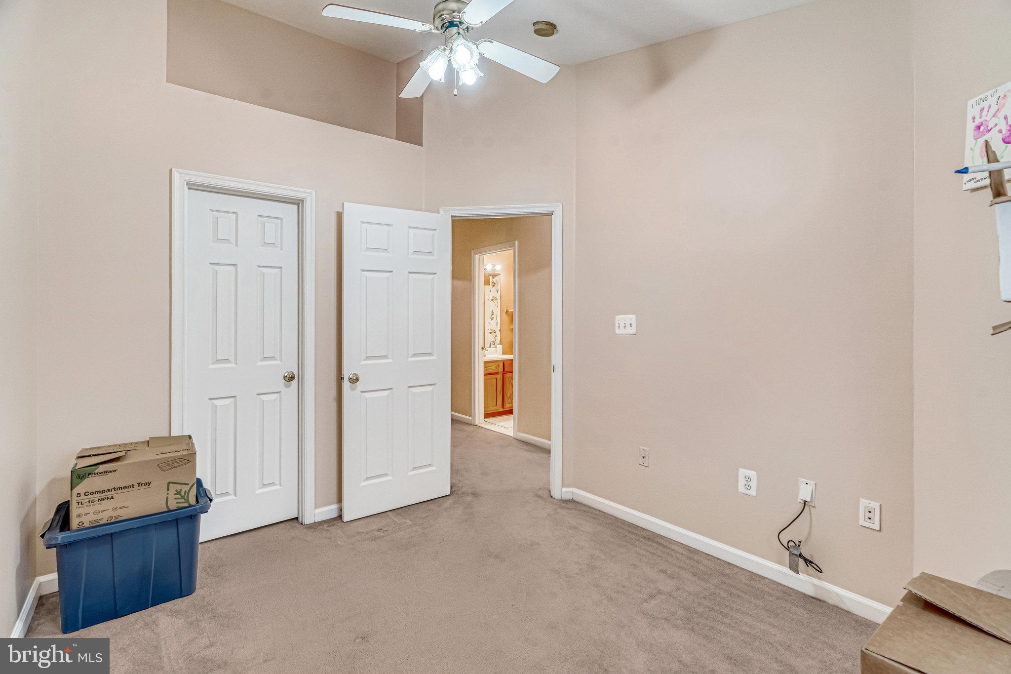 ASHBURN VILLAGE - Residential