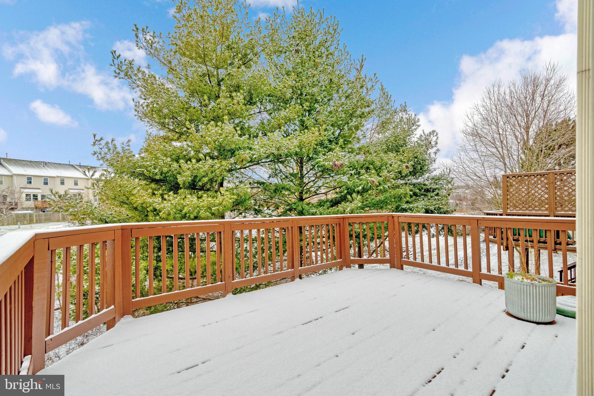 ASHBURN VILLAGE - Residential