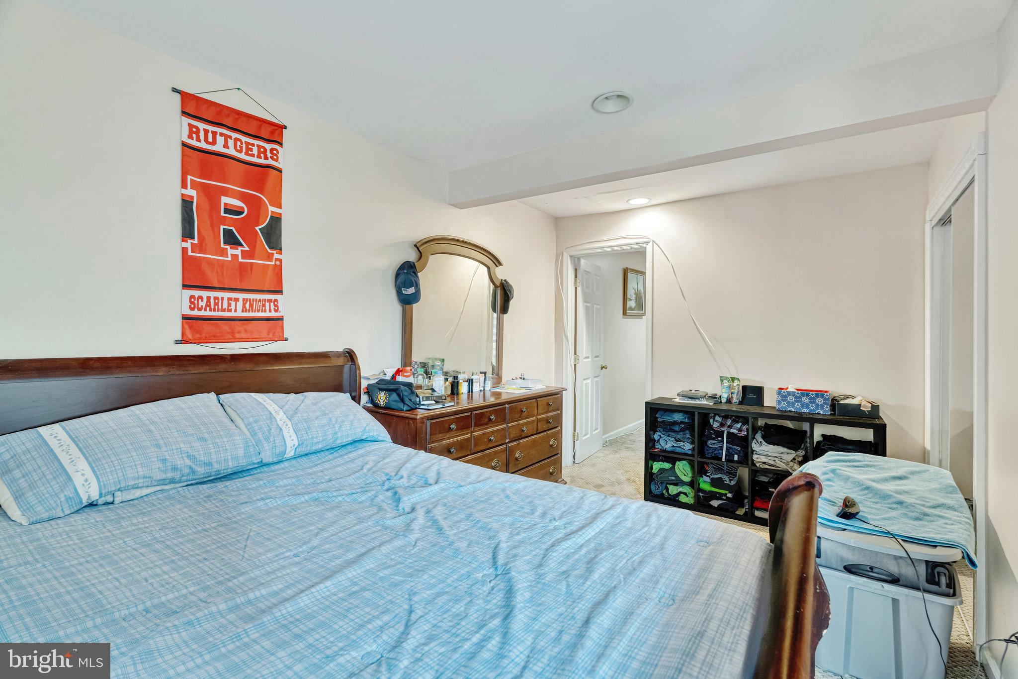 ASHBURN VILLAGE - Residential