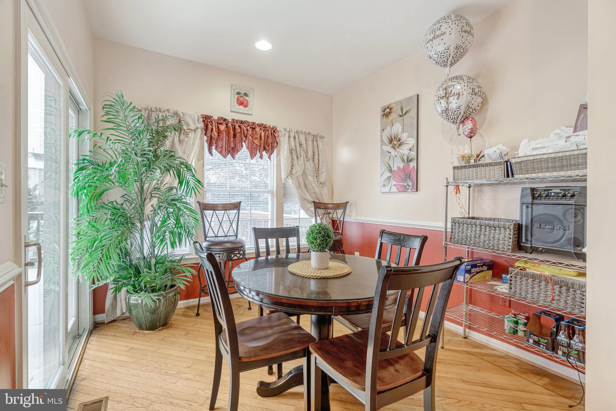 ASHBURN VILLAGE - Residential