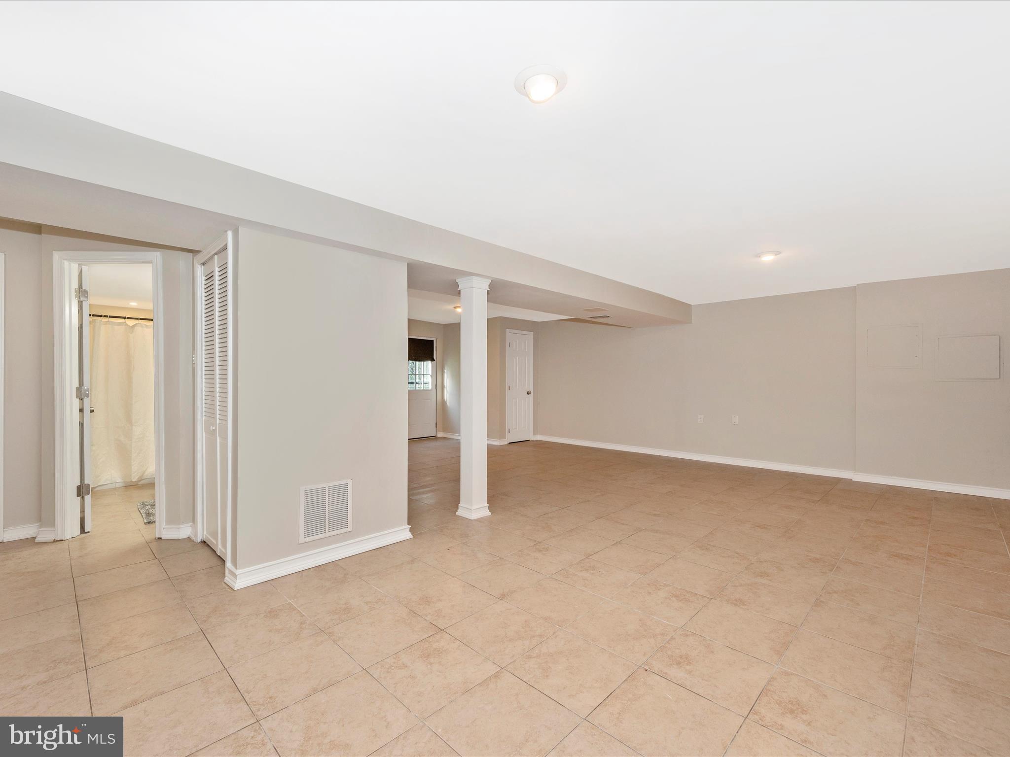 SQUIRES WOOD - Residential