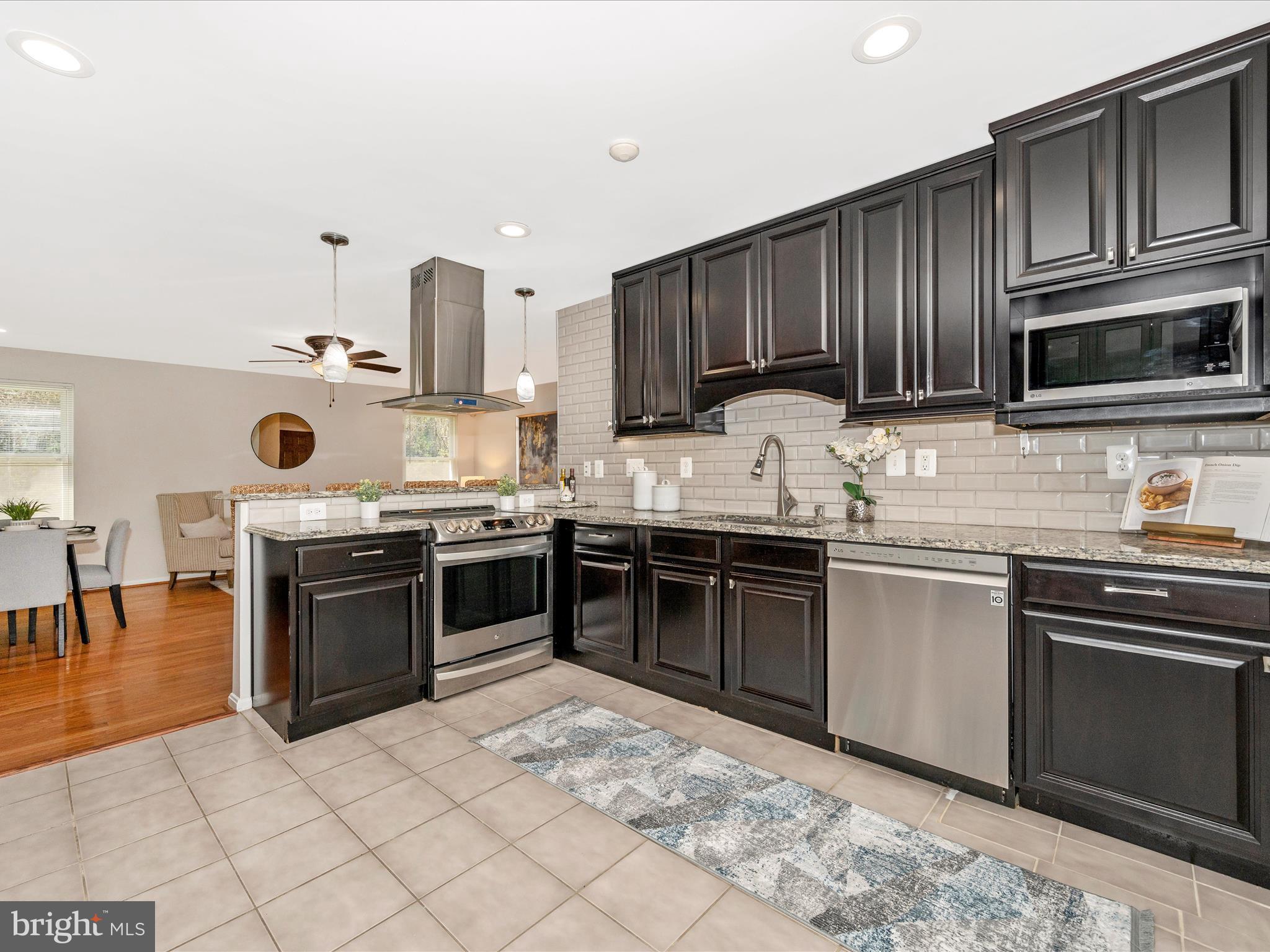 SQUIRES WOOD - Residential