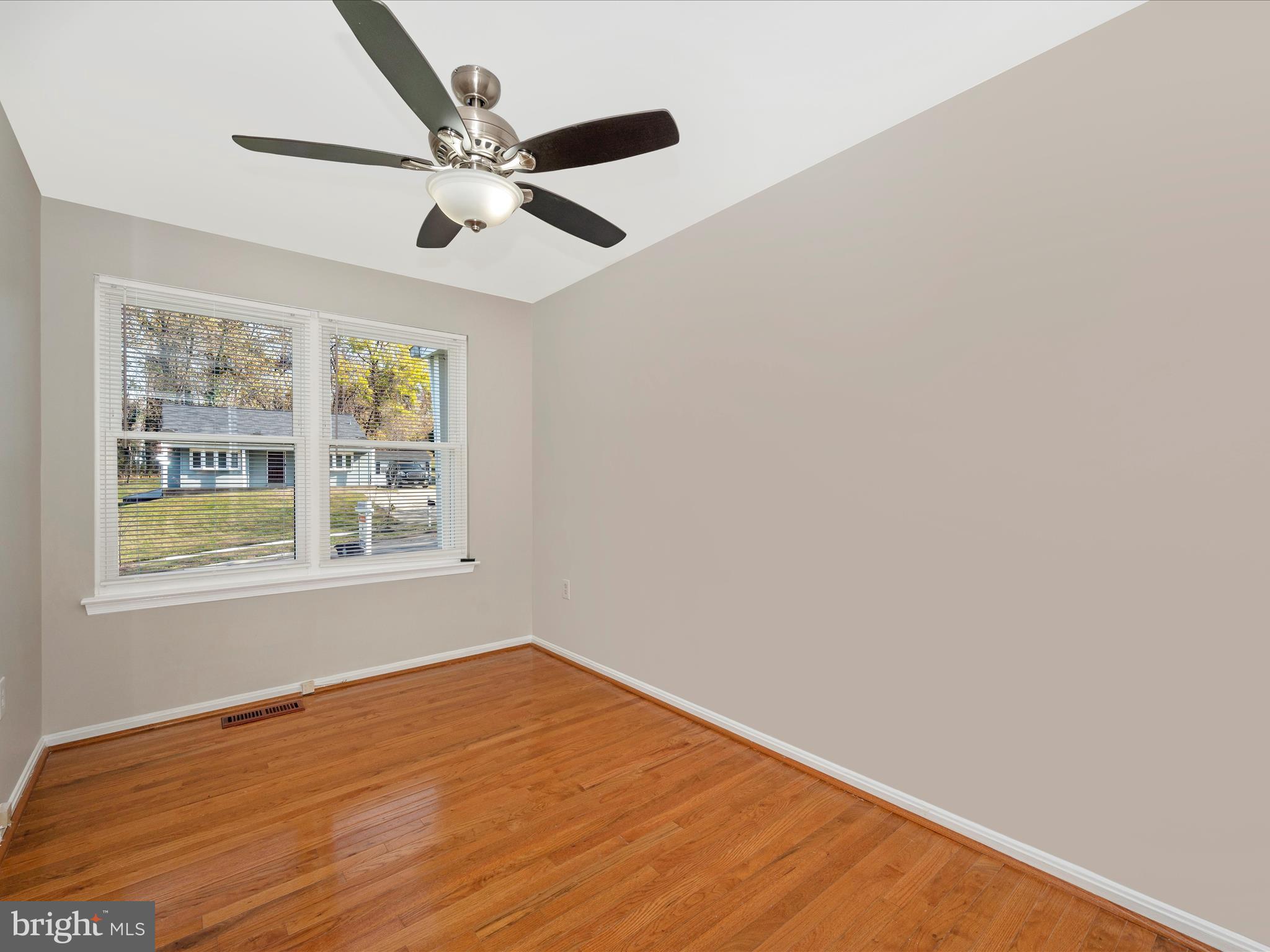 SQUIRES WOOD - Residential