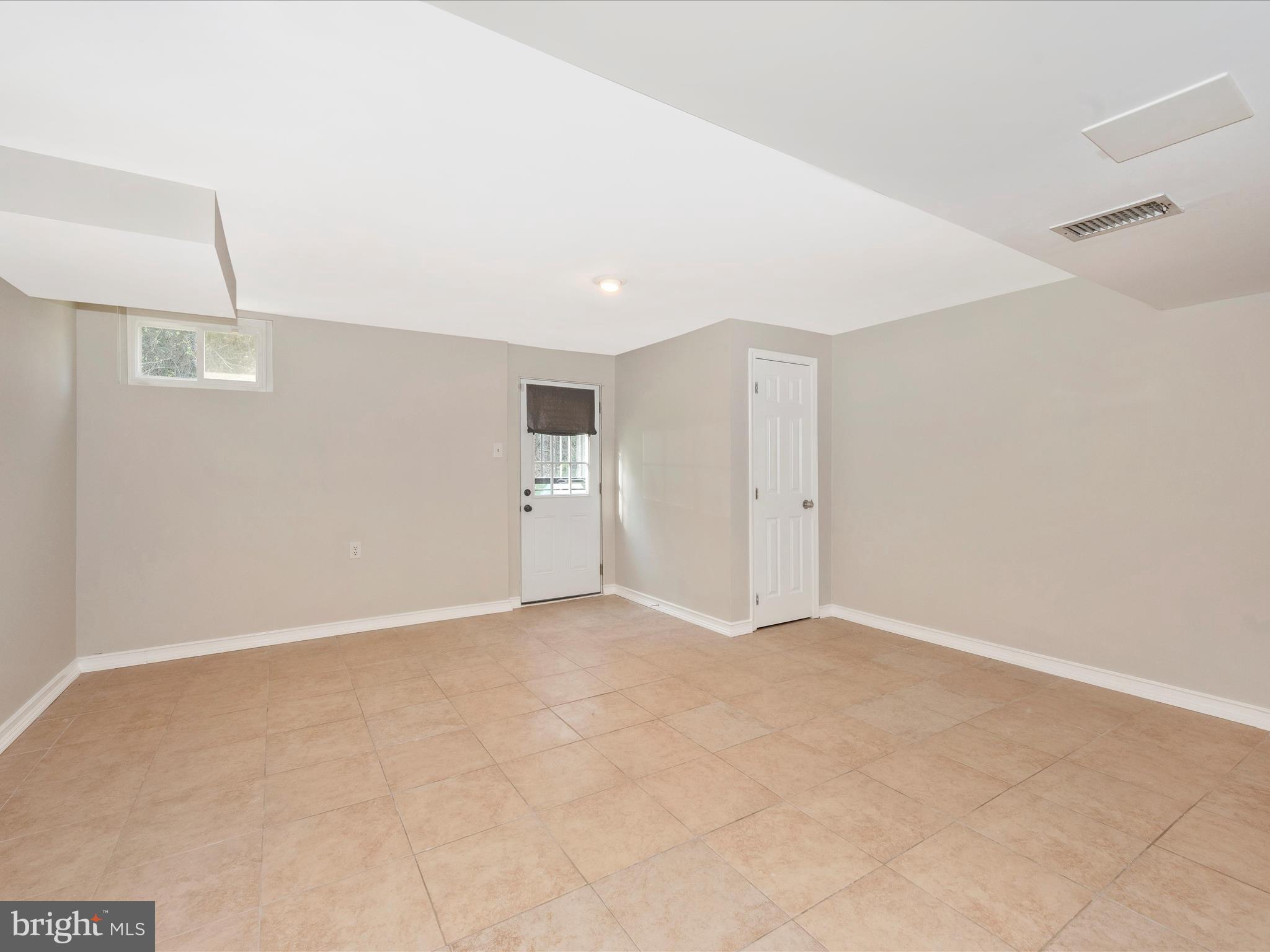 SQUIRES WOOD - Residential