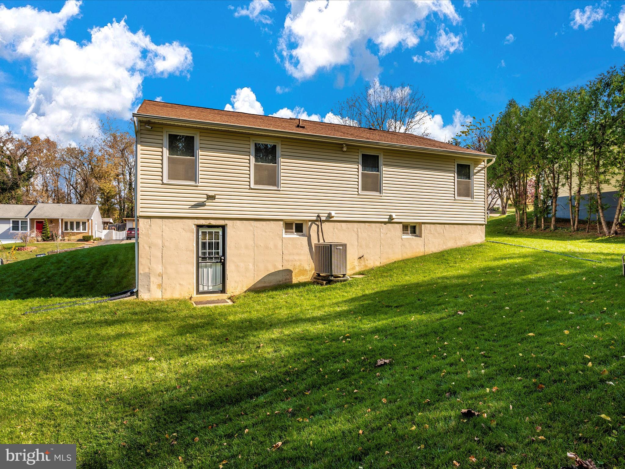 SQUIRES WOOD - Residential