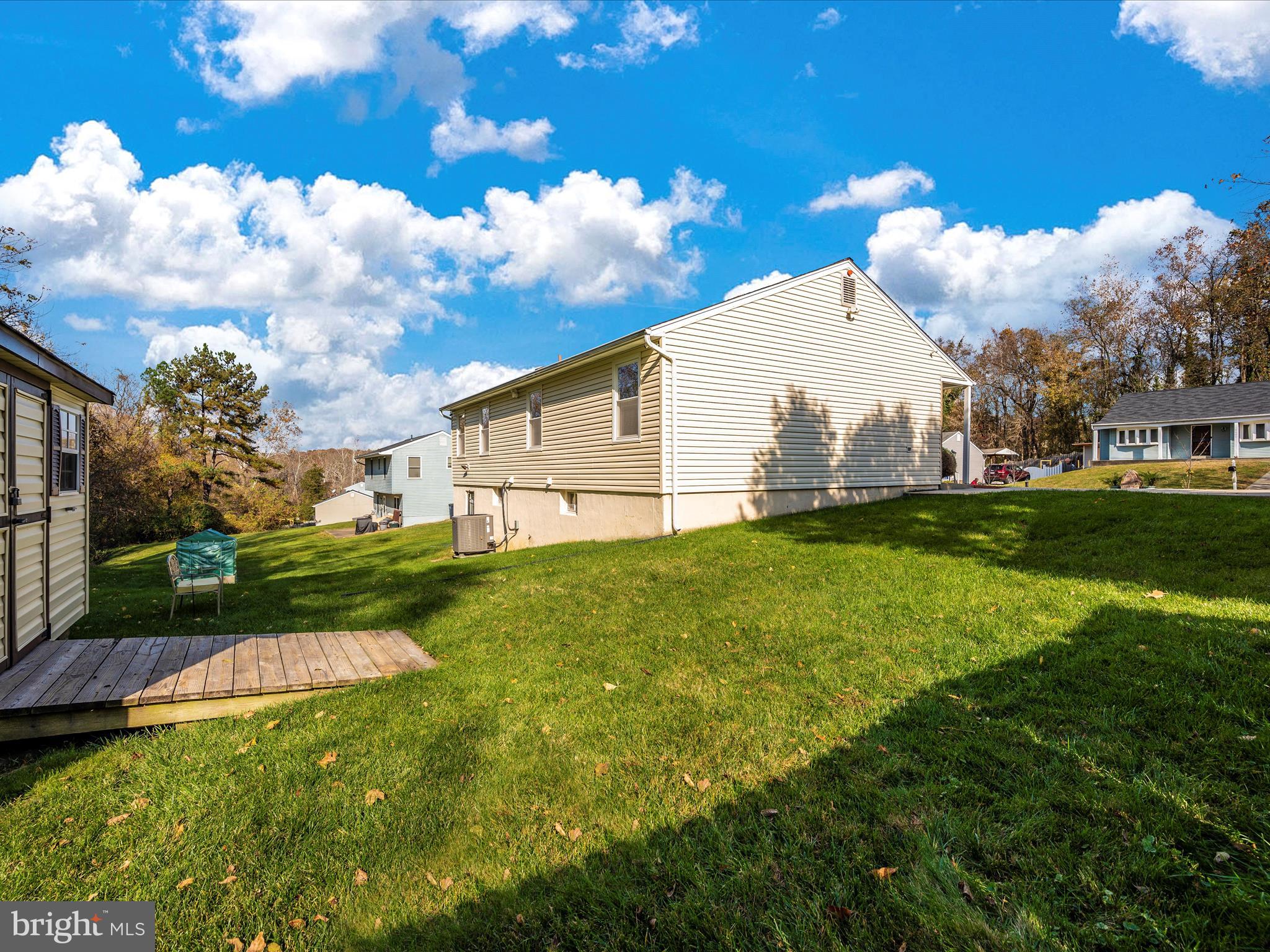 SQUIRES WOOD - Residential