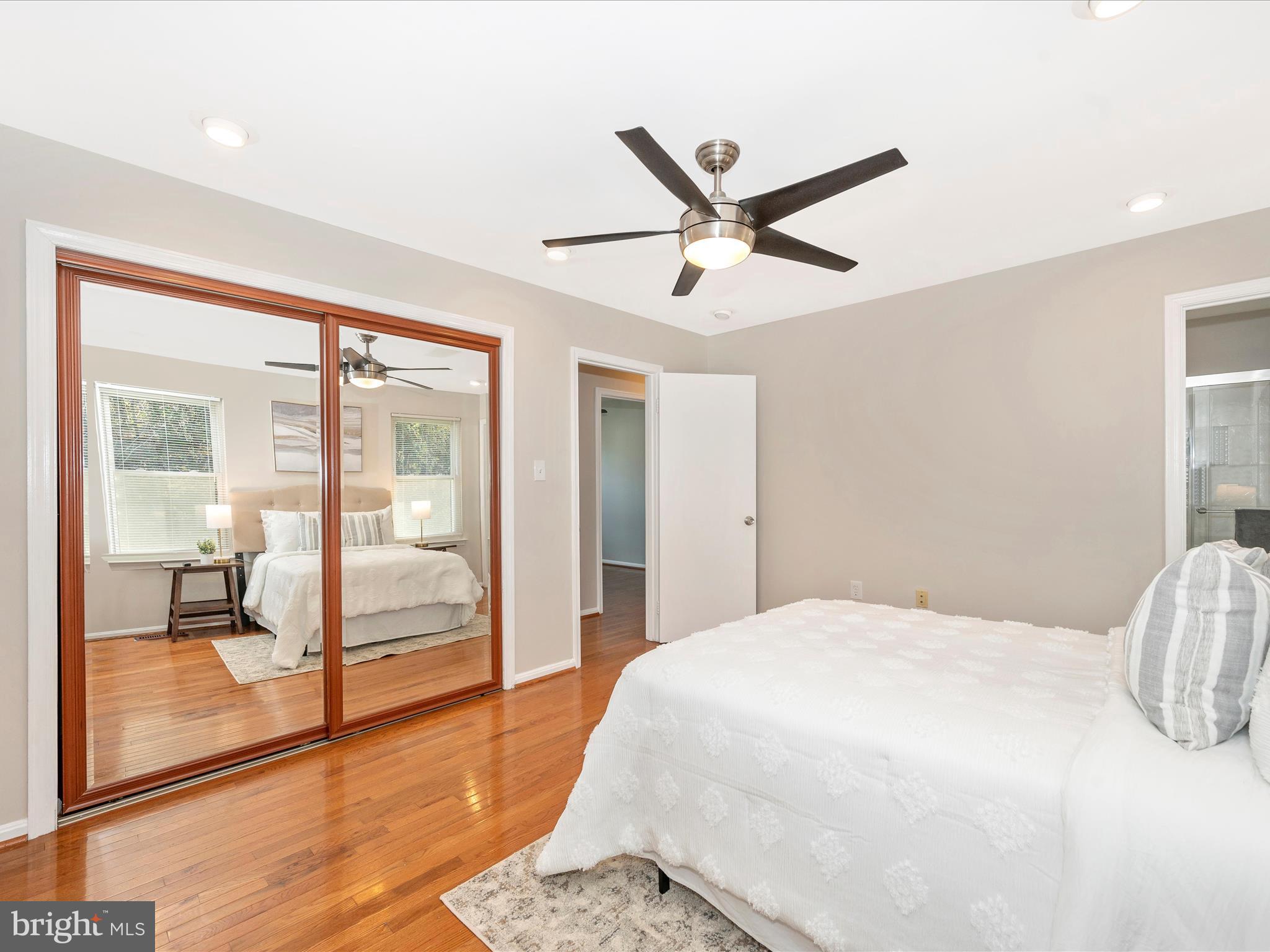 SQUIRES WOOD - Residential