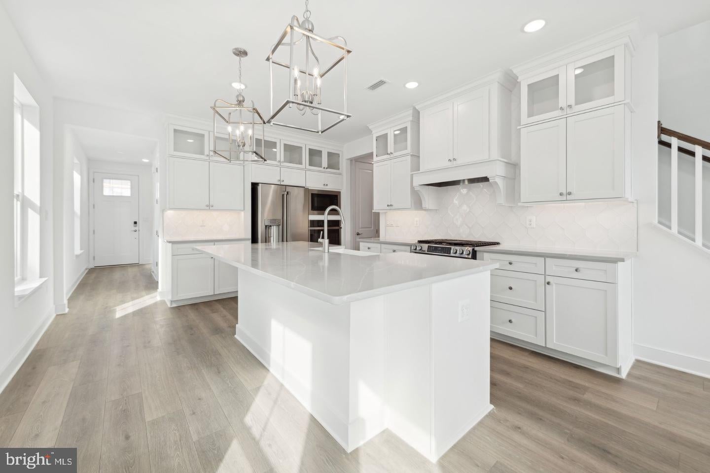 12612 KNOLLS LANE