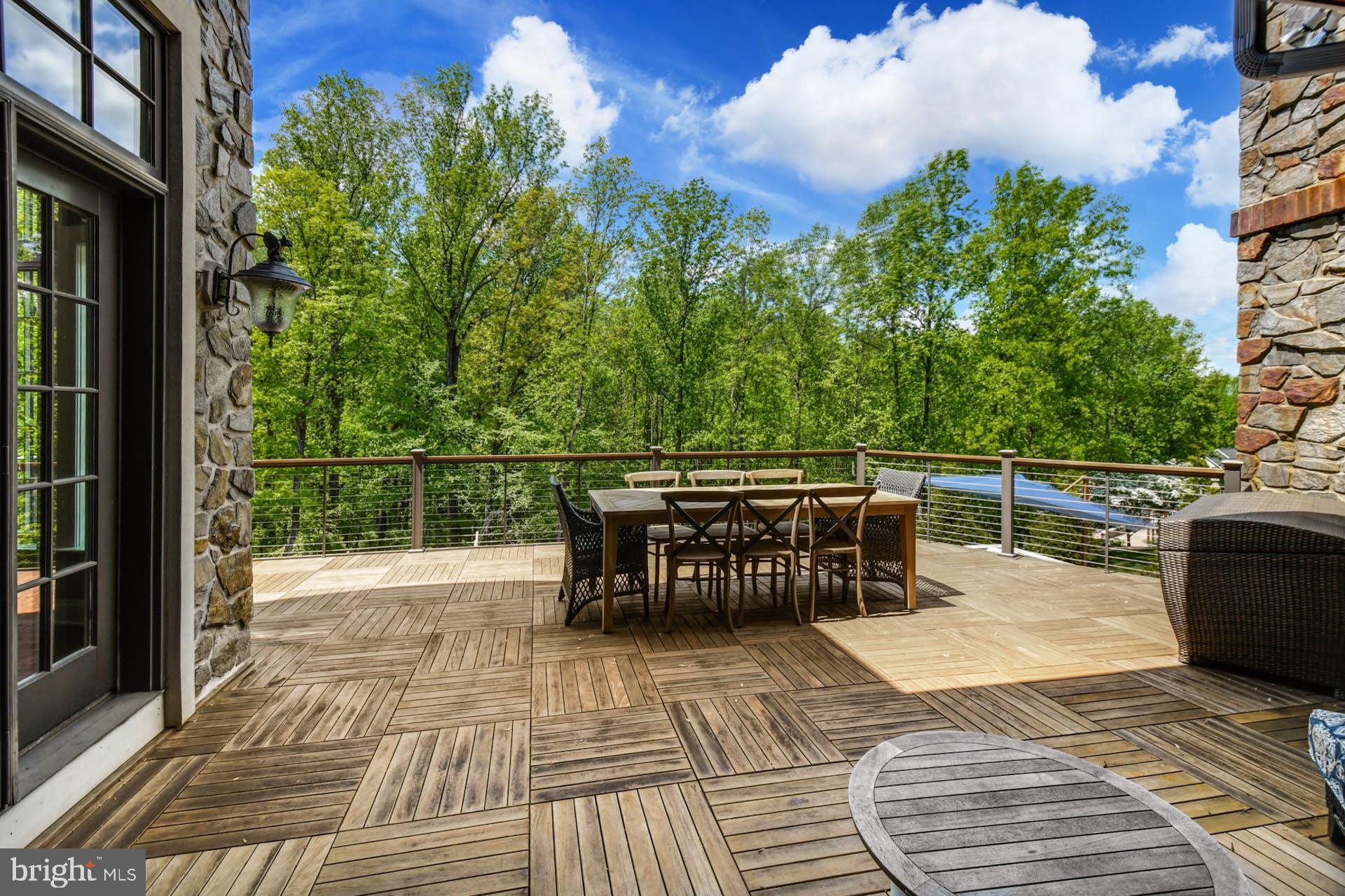 SADDLE RIDGE - Residential