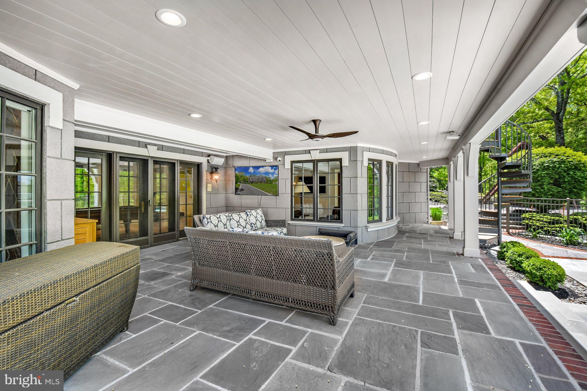 SADDLE RIDGE - Residential