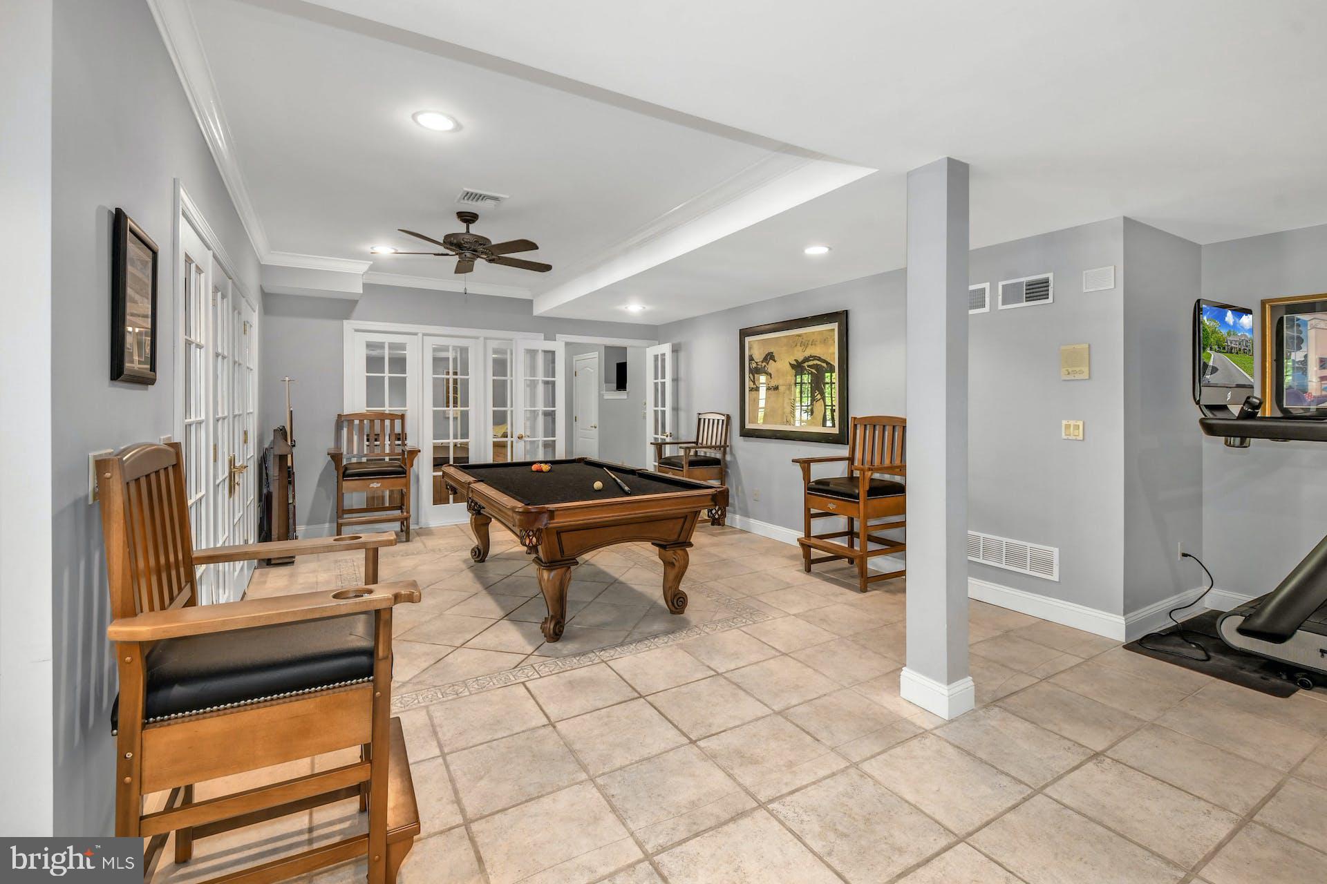 SADDLE RIDGE - Residential