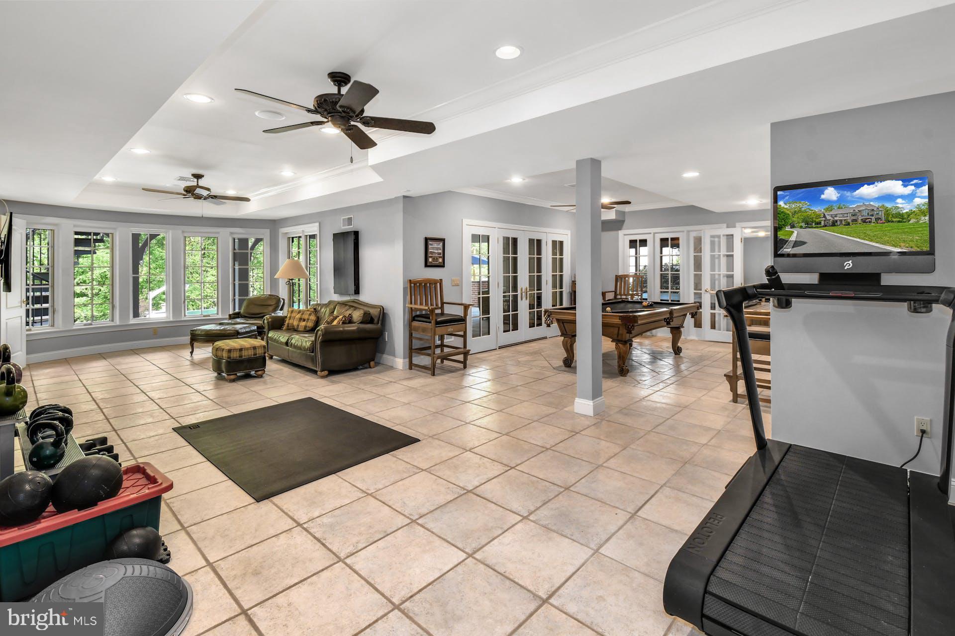 SADDLE RIDGE - Residential