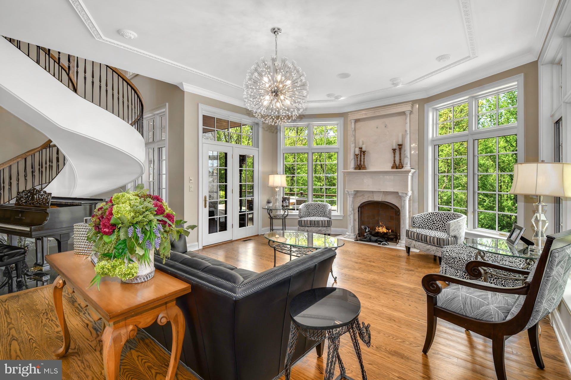 SADDLE RIDGE - Residential