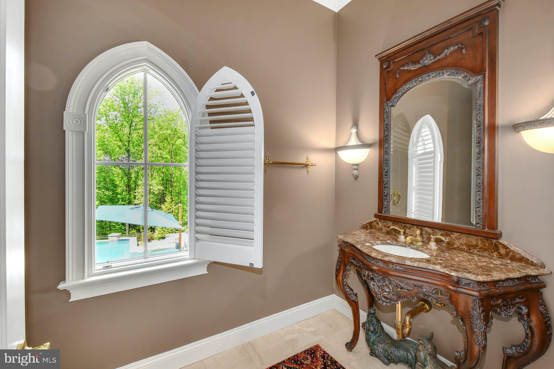 SADDLE RIDGE - Residential