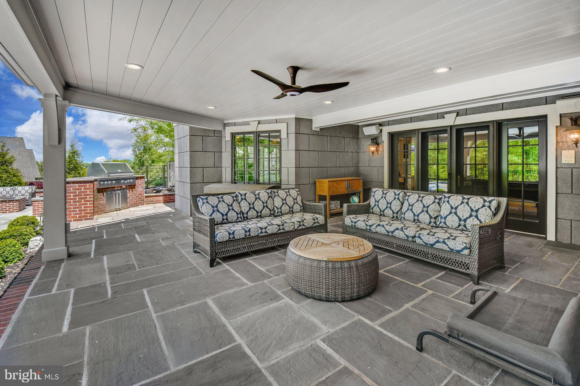 SADDLE RIDGE - Residential