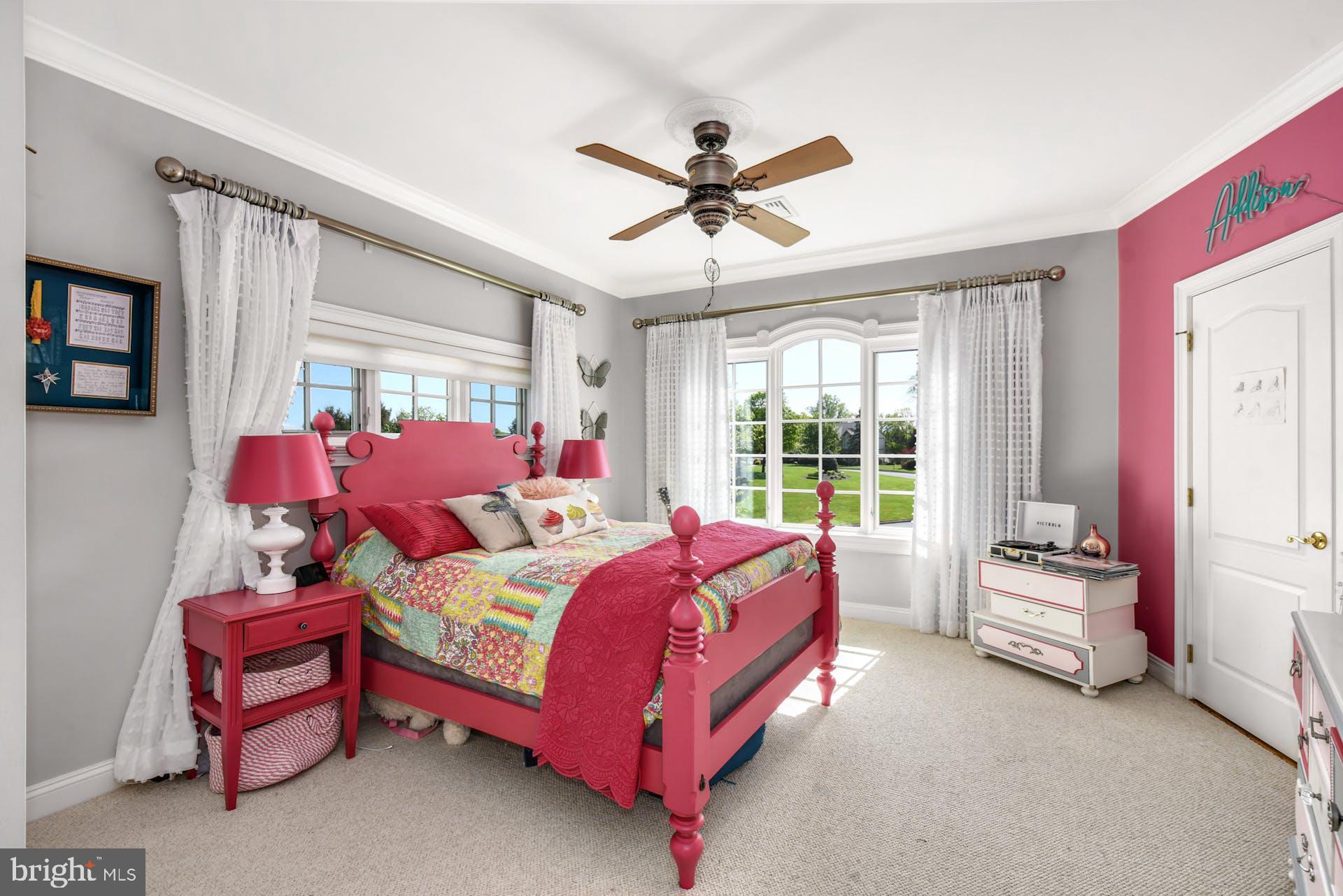 SADDLE RIDGE - Residential