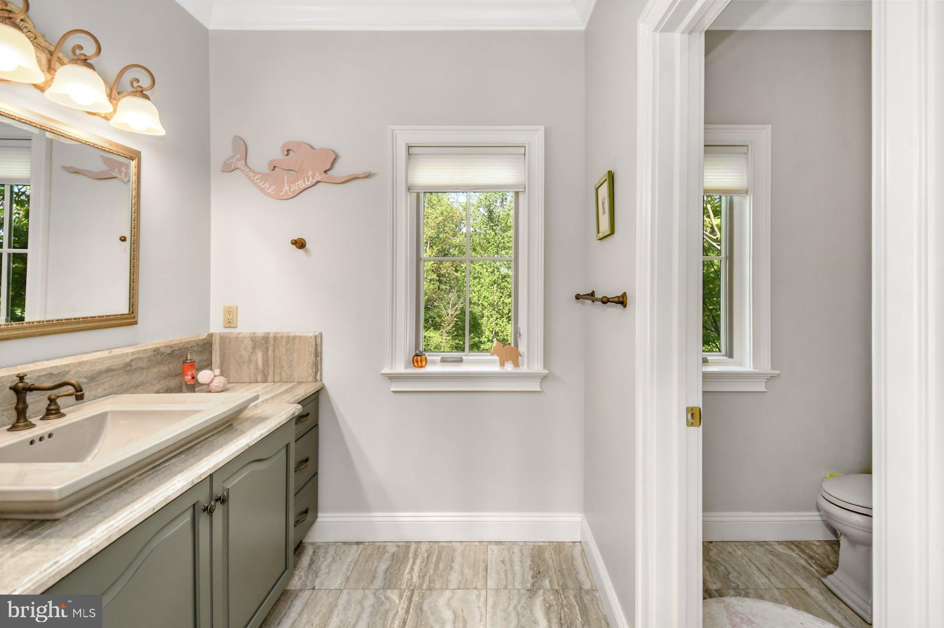 SADDLE RIDGE - Residential